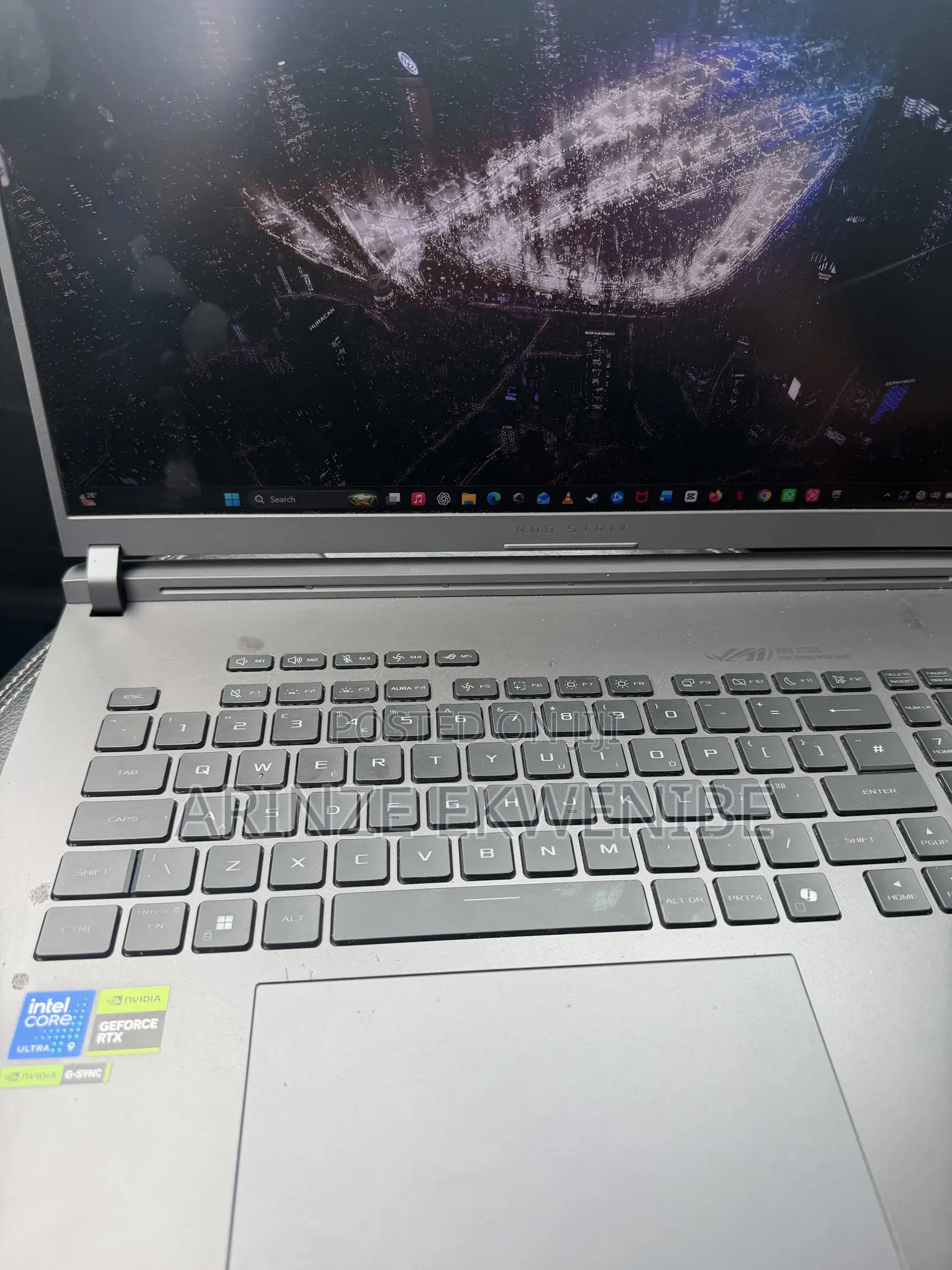 Laptop Asus ROG Strix G18 32GB Intel Core Ultra 9 SSD 2T