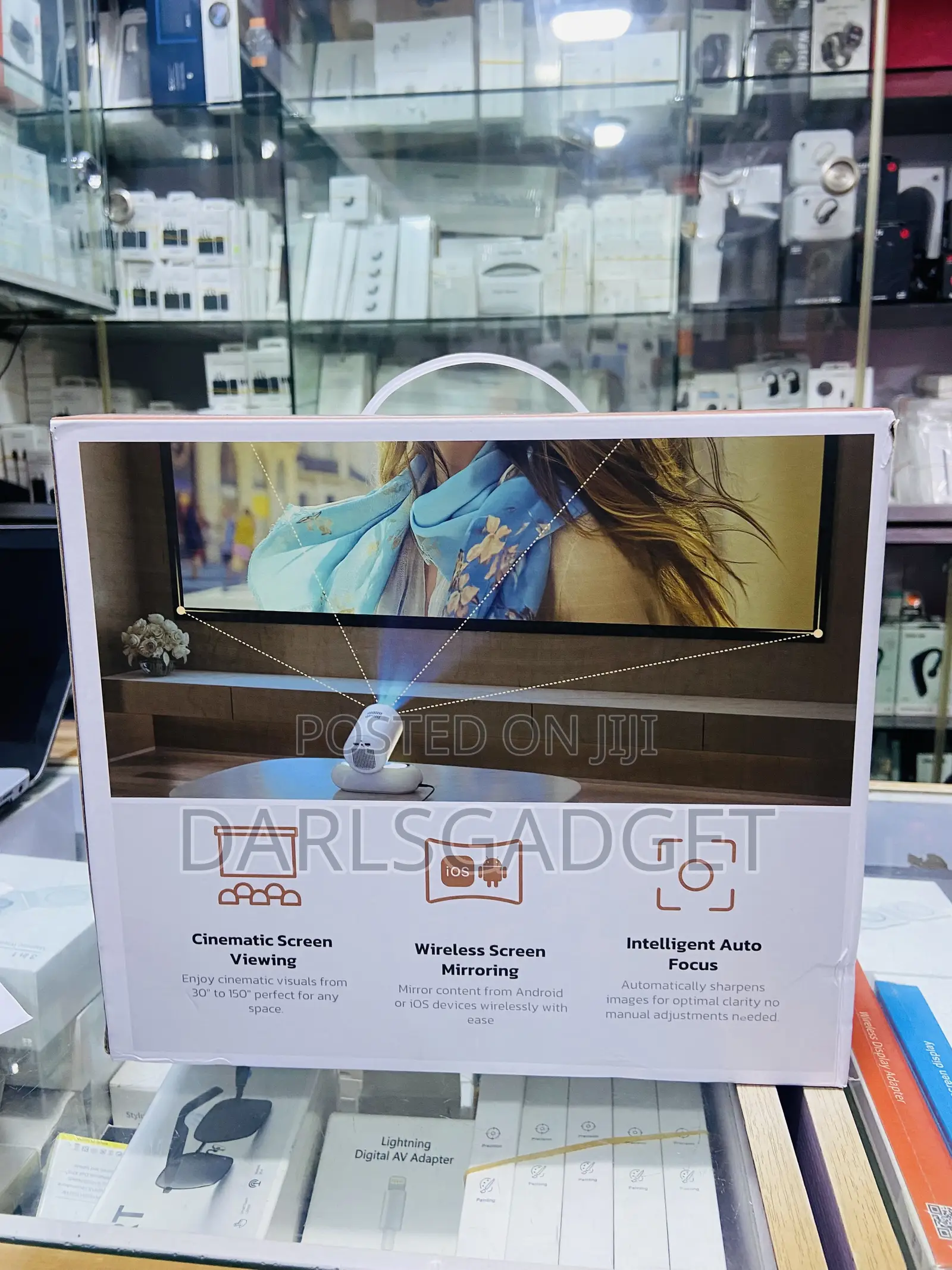 Lumacast Smart Full HD 1080P Android Projector Auto Focus Keystone