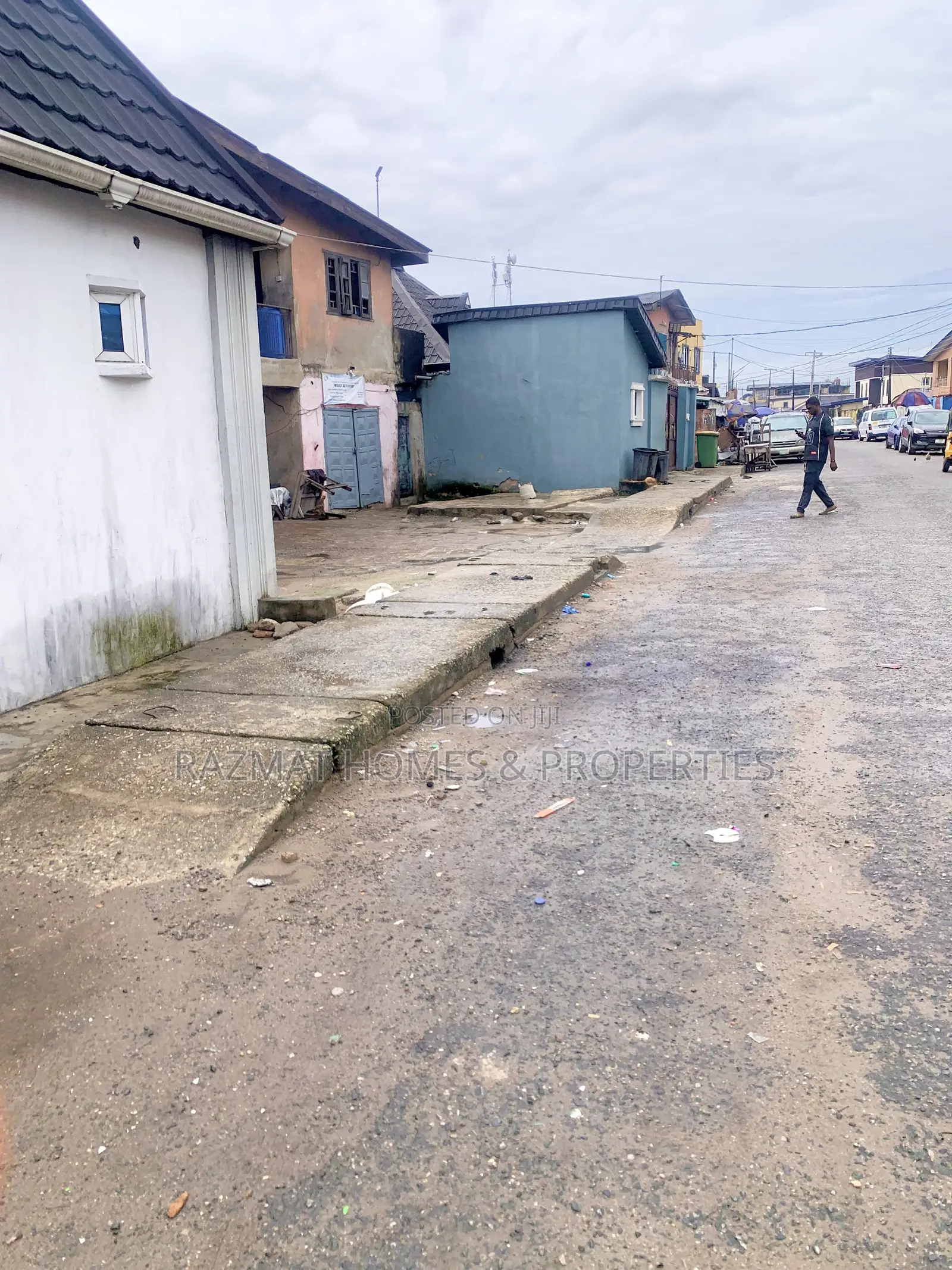 10bdrm House in Itire for sale