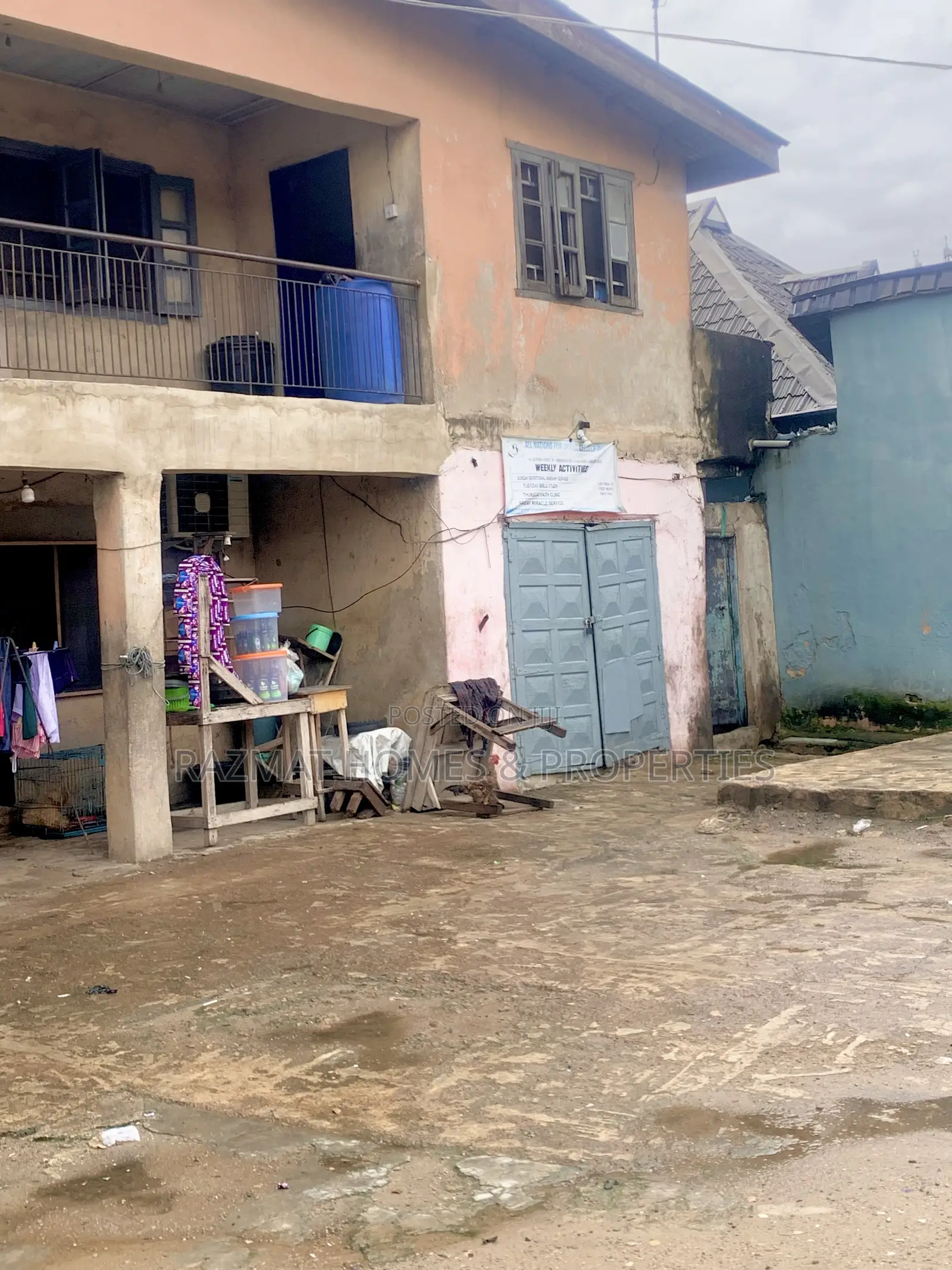 10bdrm House in Itire for sale