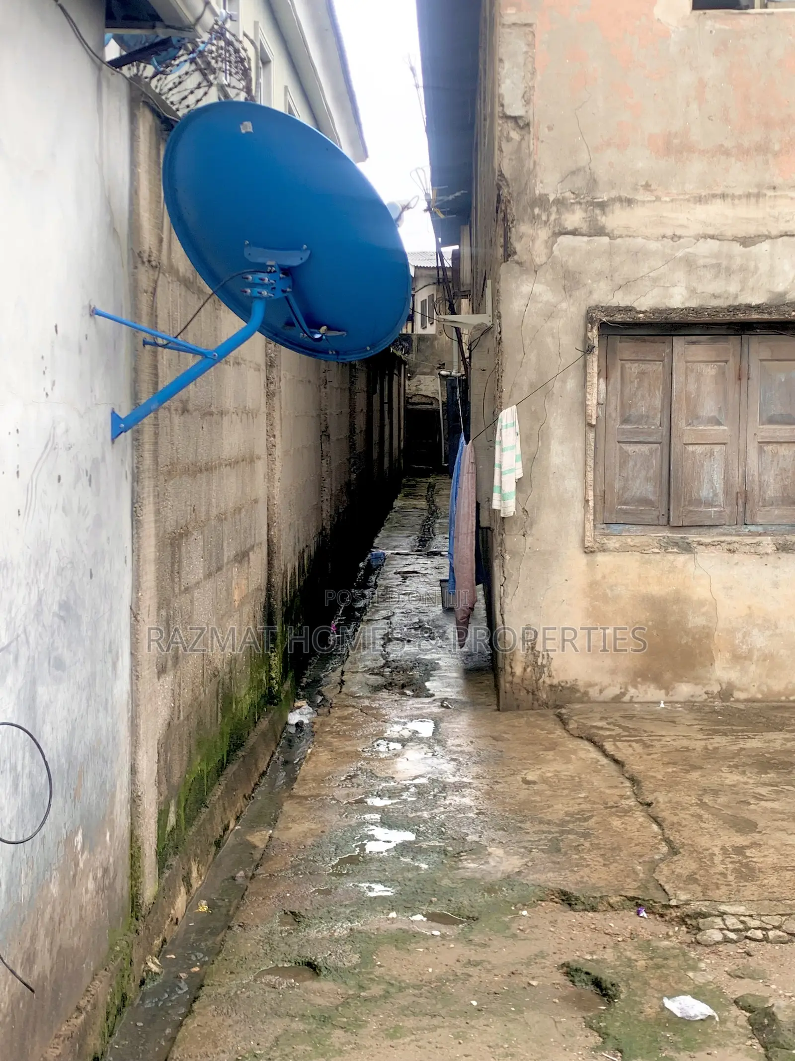 10bdrm House in Itire for sale