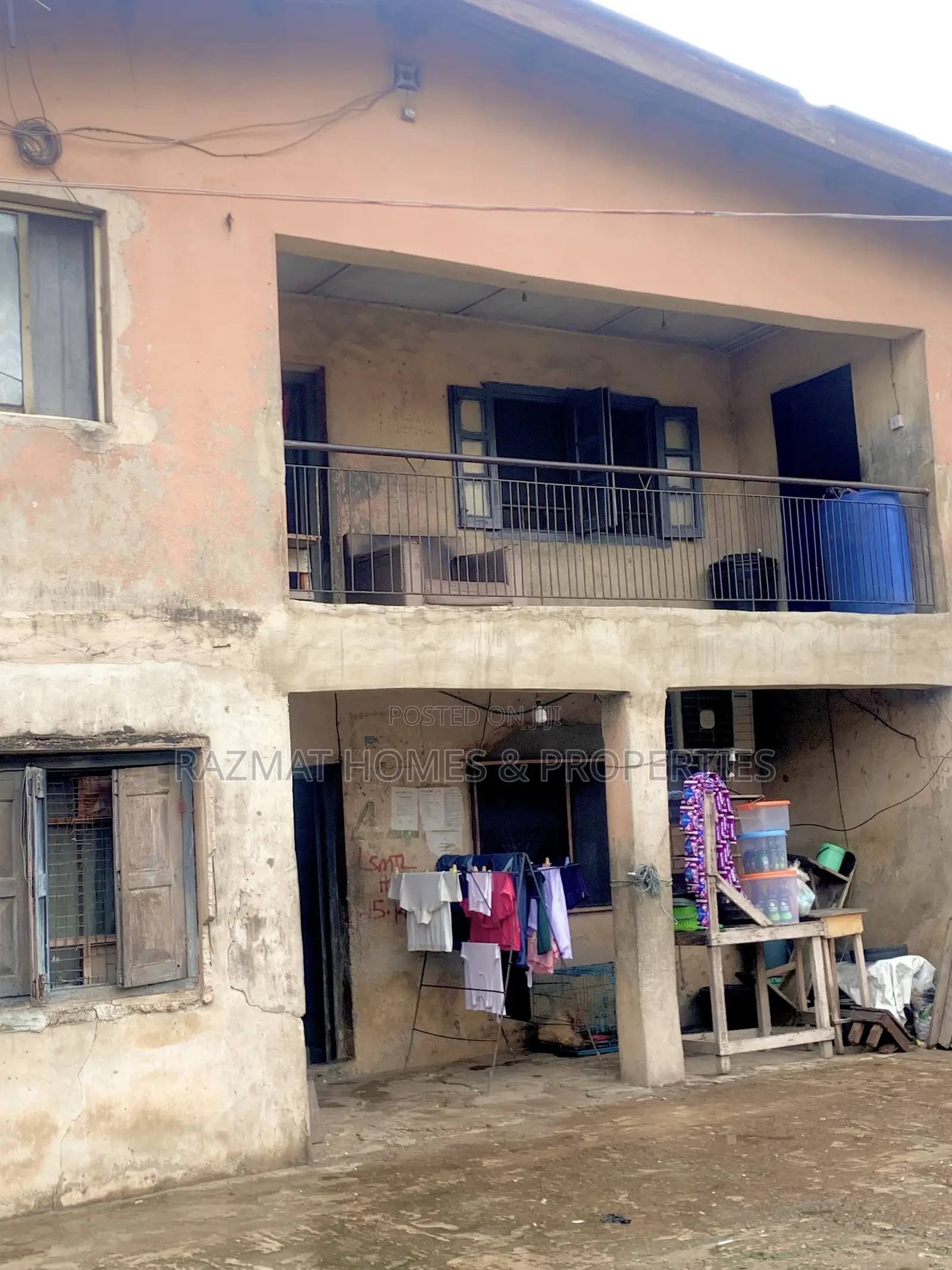 10bdrm House in Itire for sale