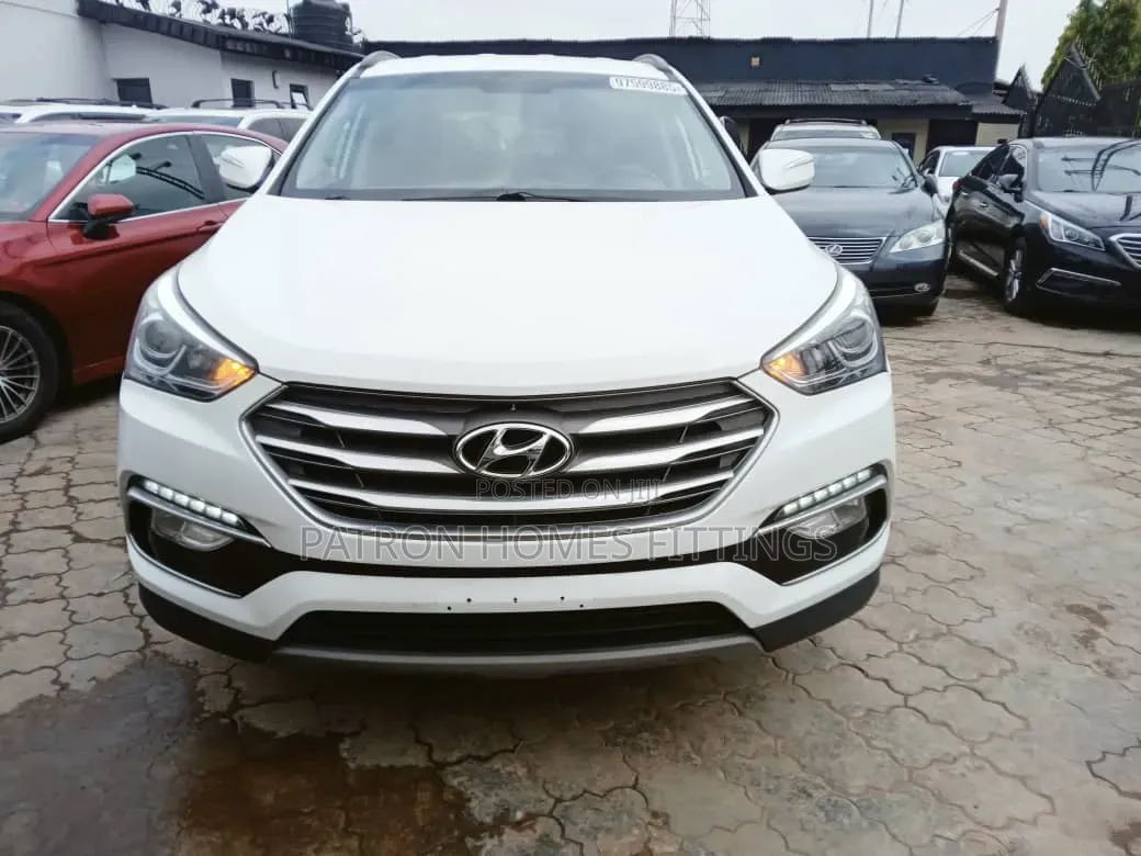 Hyundai Santa Fe 2018 White