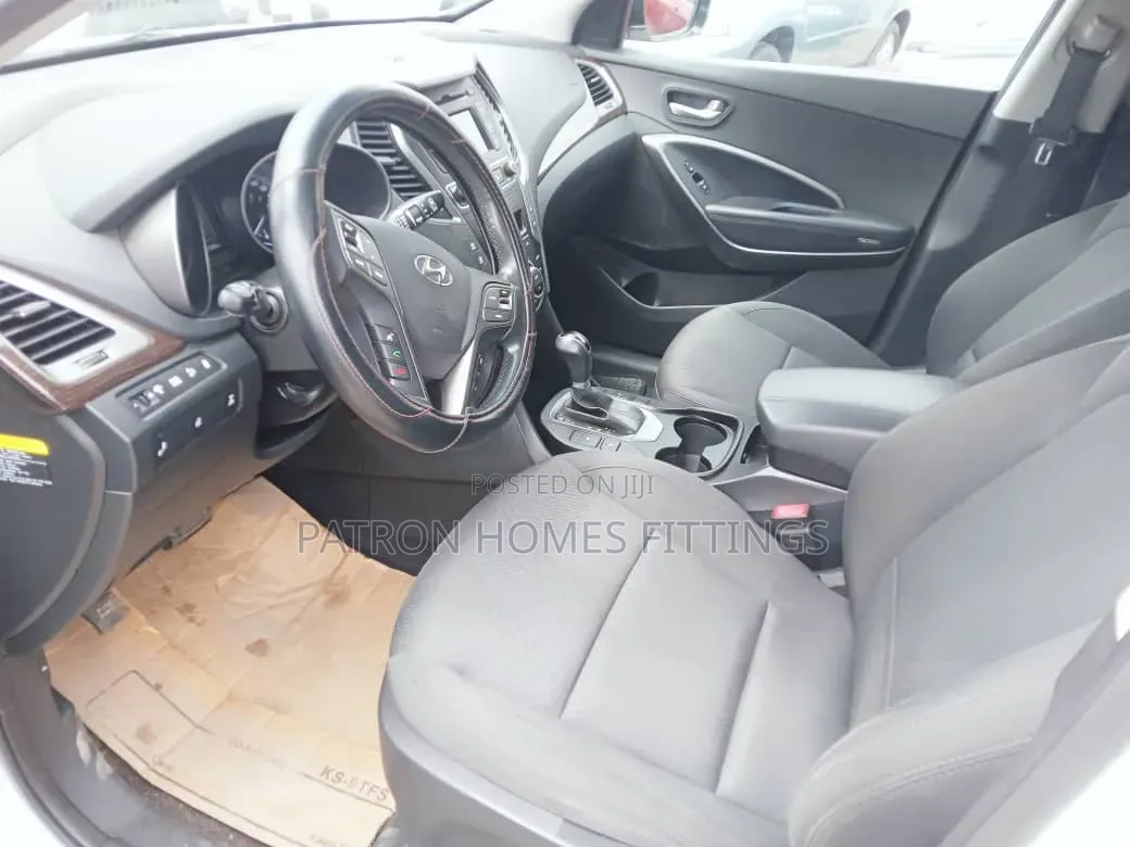 Hyundai Santa Fe 2018 White