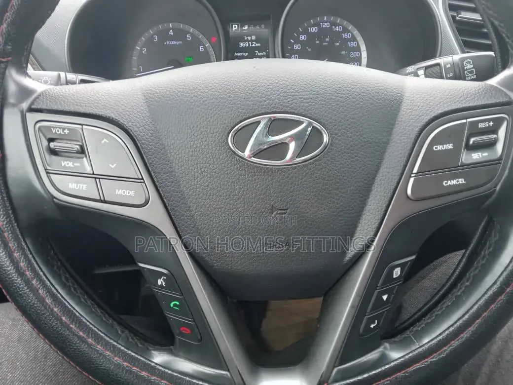 Hyundai Santa Fe 2018 White