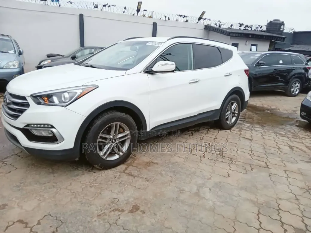 Hyundai Santa Fe 2018 White