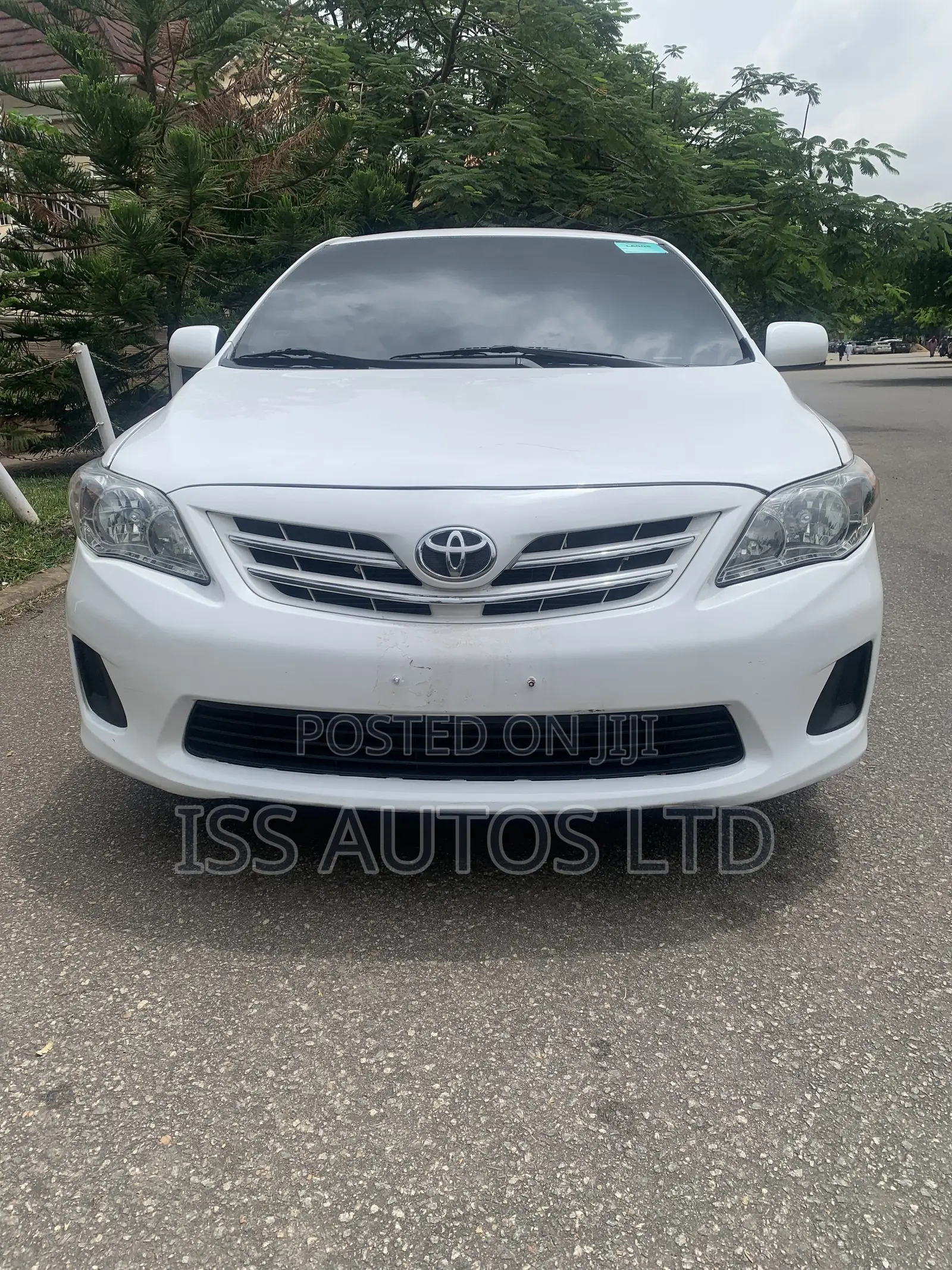 Toyota Corolla LE Special Edition 4dr Sedan (1.8L 4cyl 4A) 2013 White