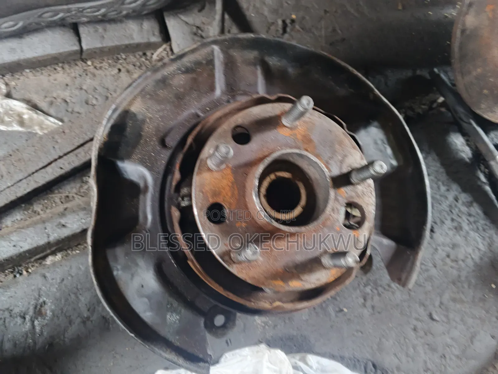 Back Hub Lexus RX 300 Four-Wheel Drive (4×4)