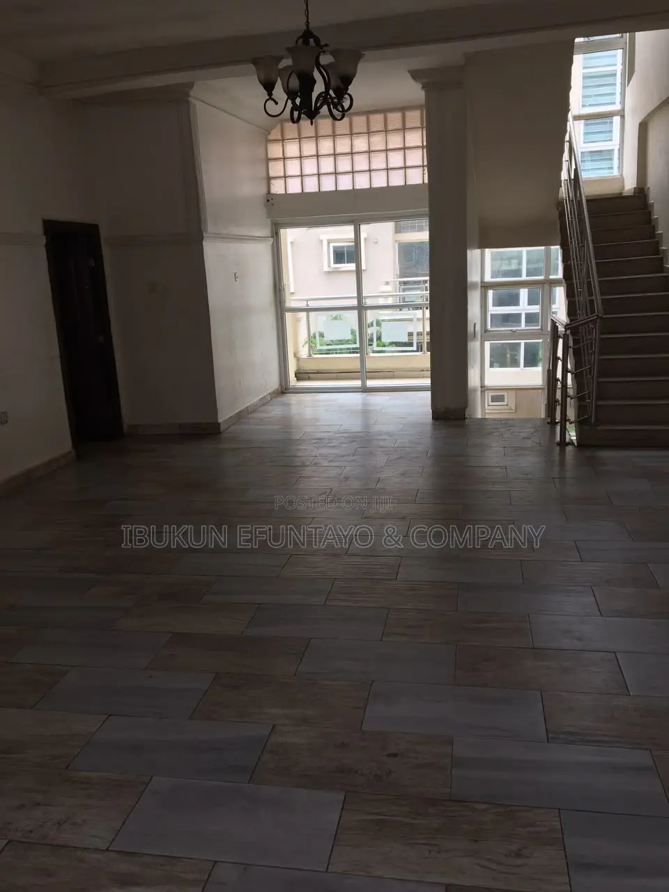 4bdrm Duplex in Ahmadu Bello Way for rent