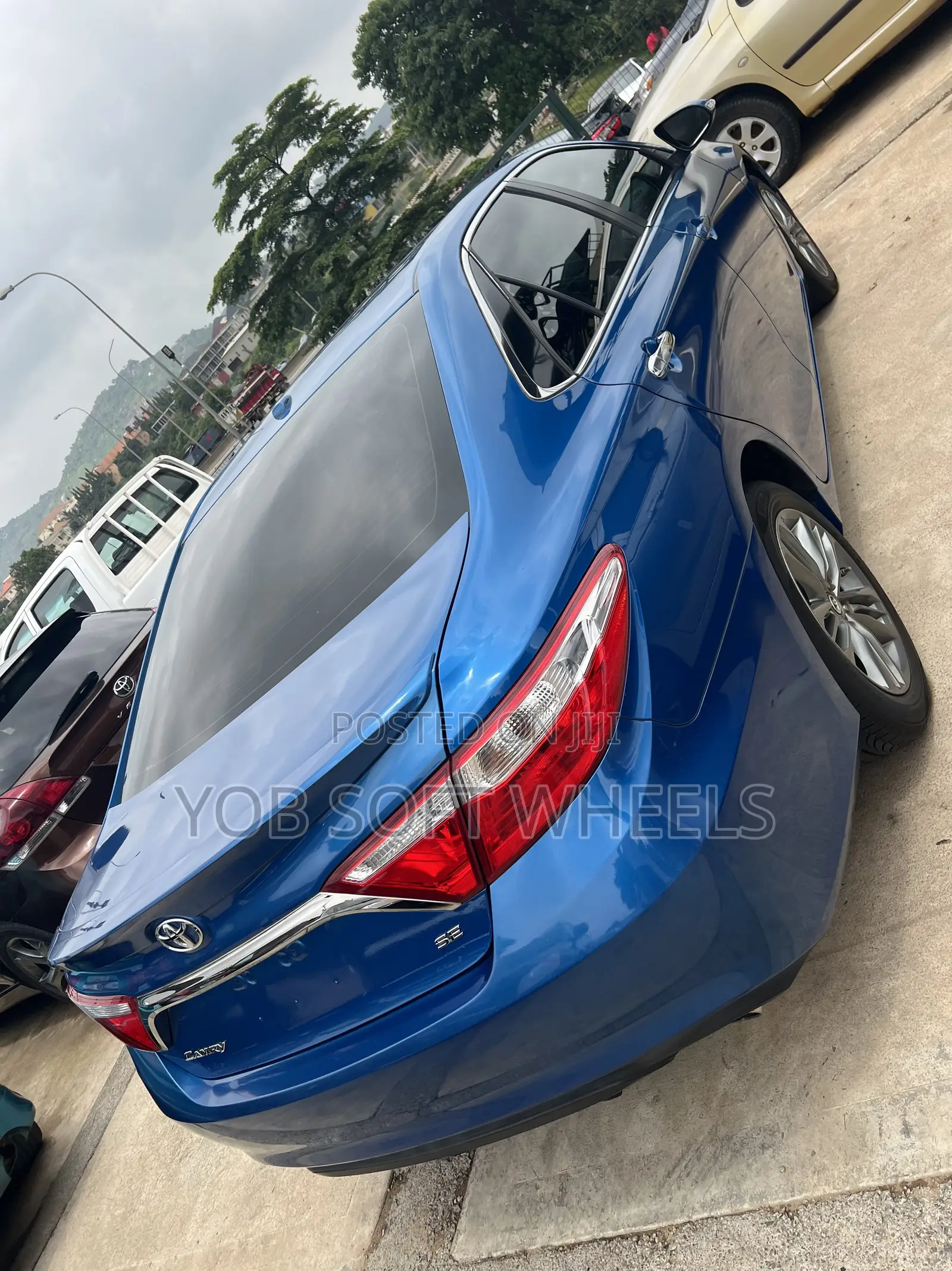 Toyota Camry SE 4dr Sedan (2.5L 4cyl 6A) 2017 Blue