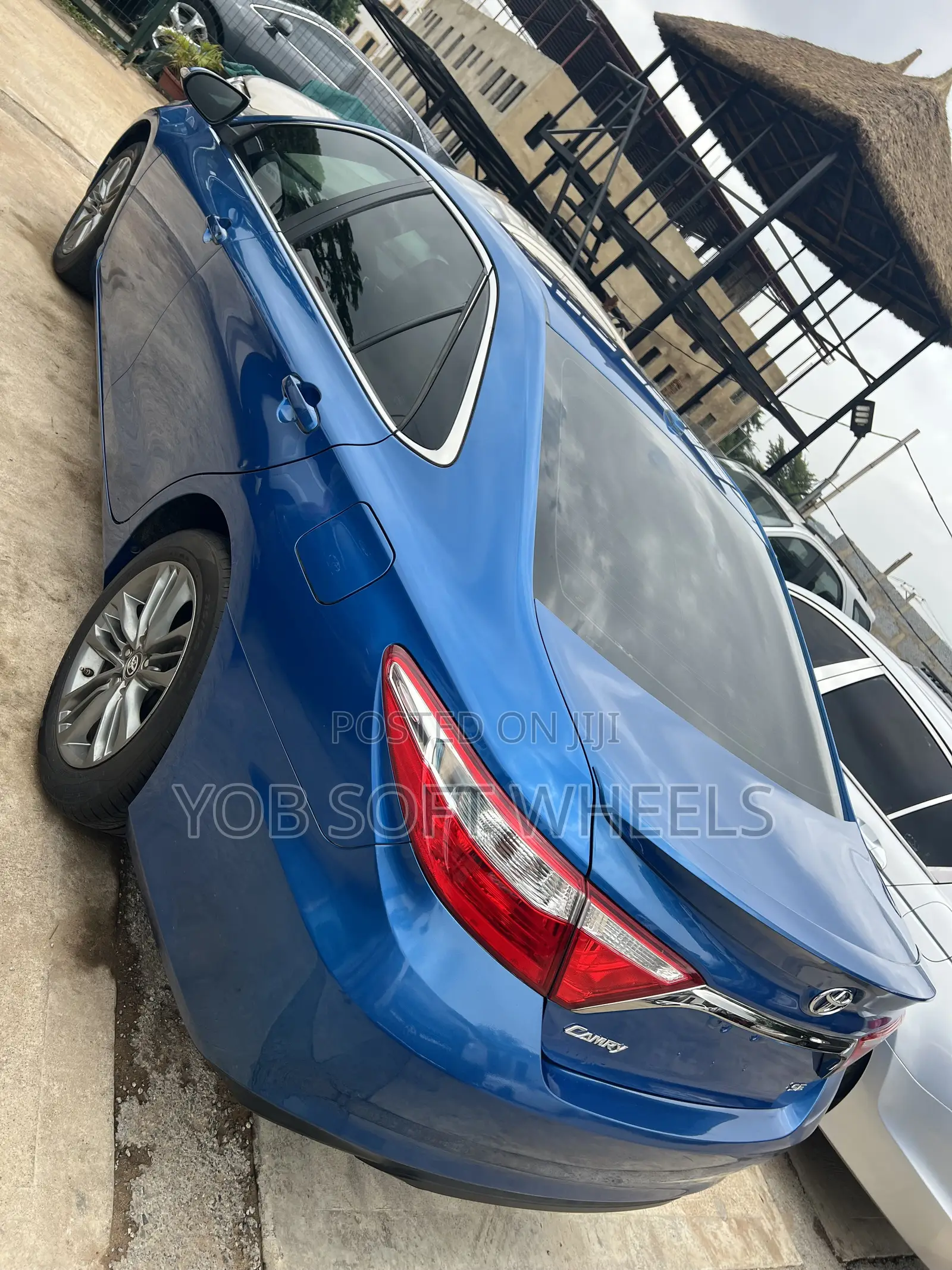 Toyota Camry SE 4dr Sedan (2.5L 4cyl 6A) 2017 Blue