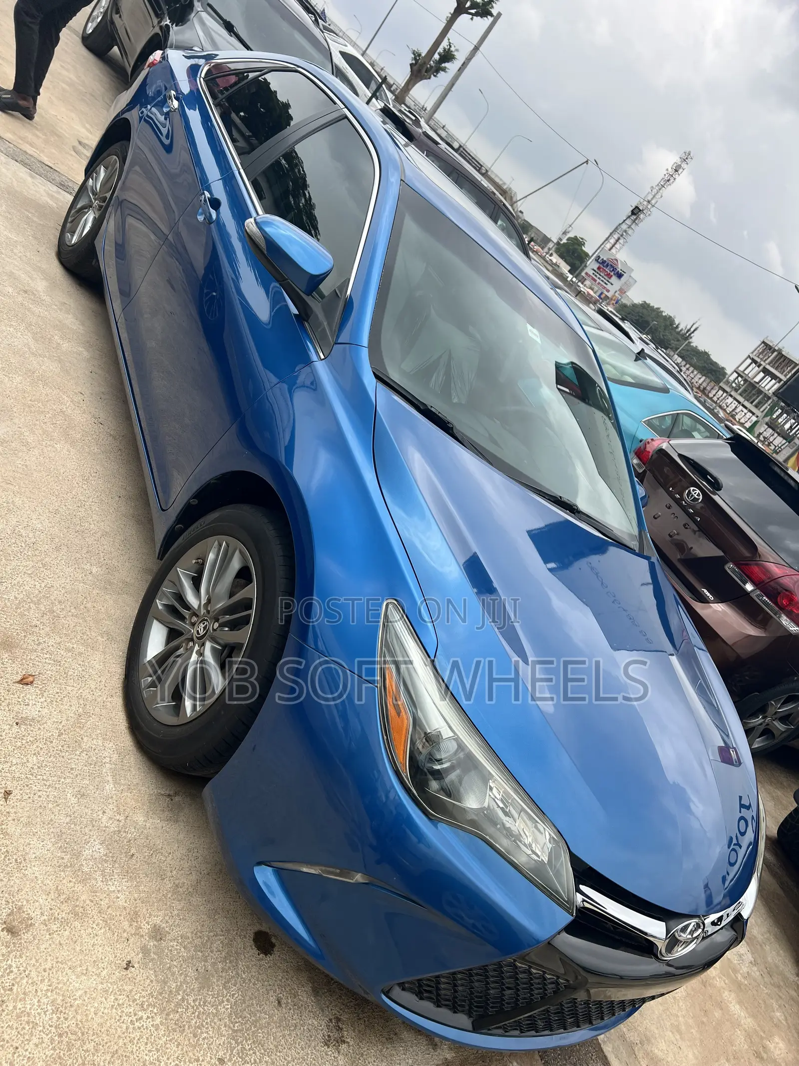 Toyota Camry SE 4dr Sedan (2.5L 4cyl 6A) 2017 Blue