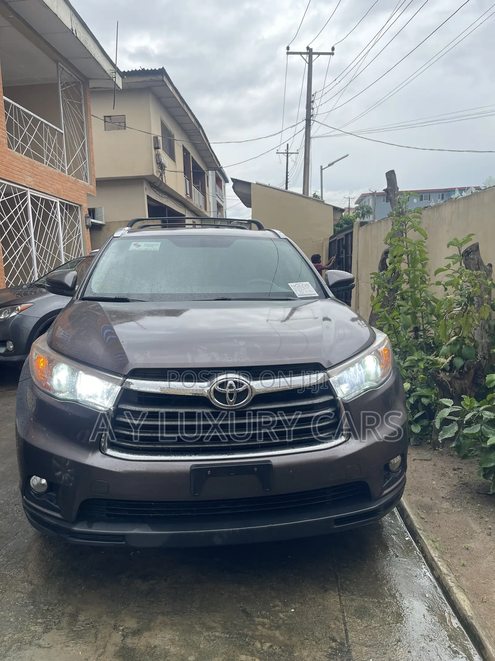 Toyota Highlander XLE V6 4x2 (3.5L 6cyl 6A) 2016 Beige