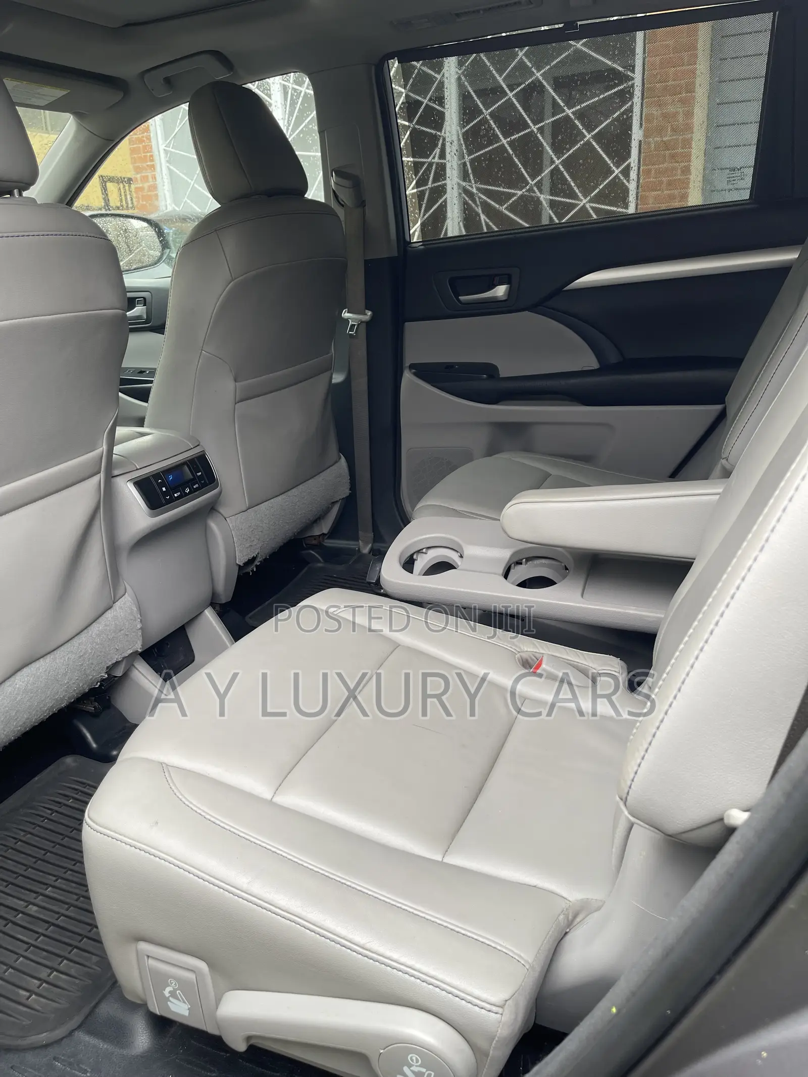 Toyota Highlander XLE V6 4x2 (3.5L 6cyl 6A) 2016 Beige