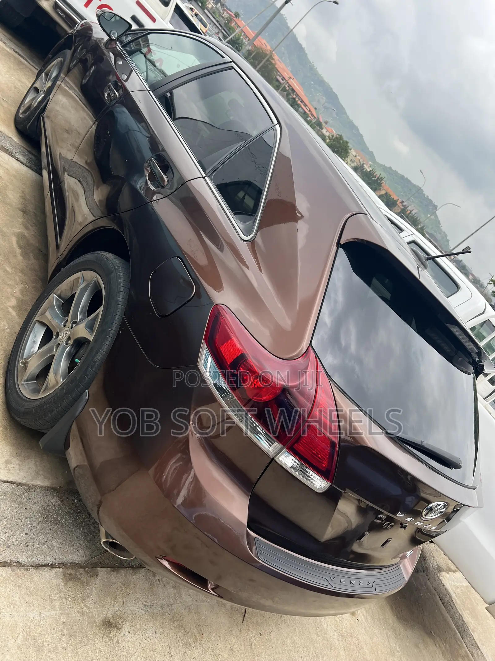 Toyota Venza AWD 2012 Brown