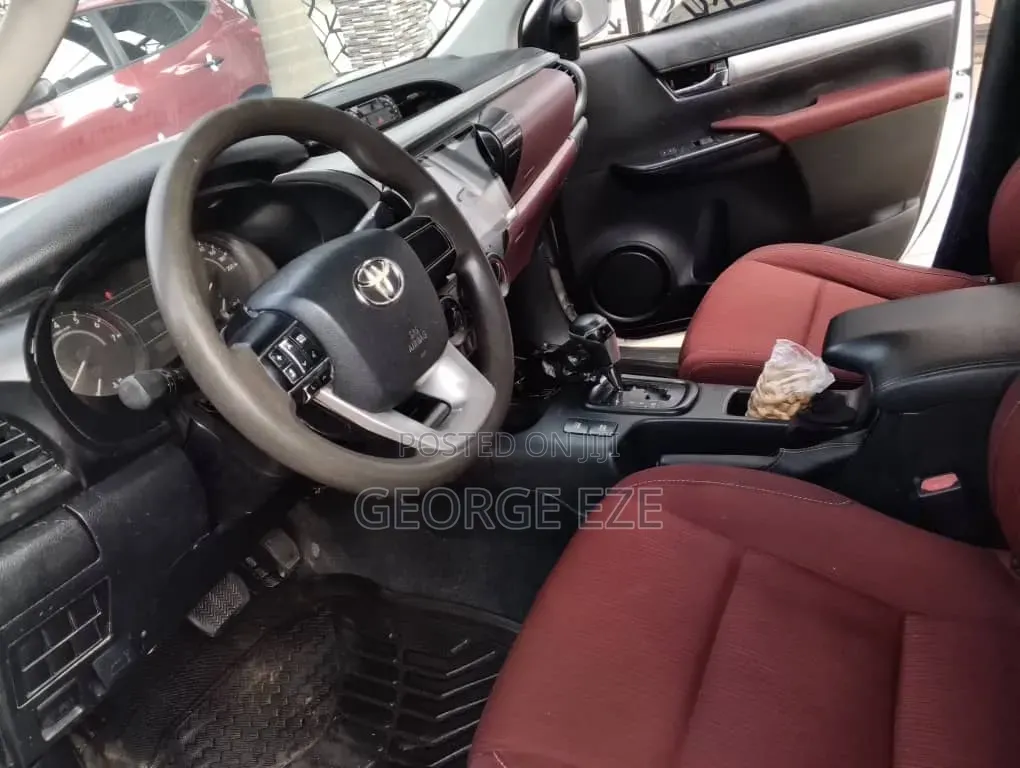 Toyota Hilux 2016 White