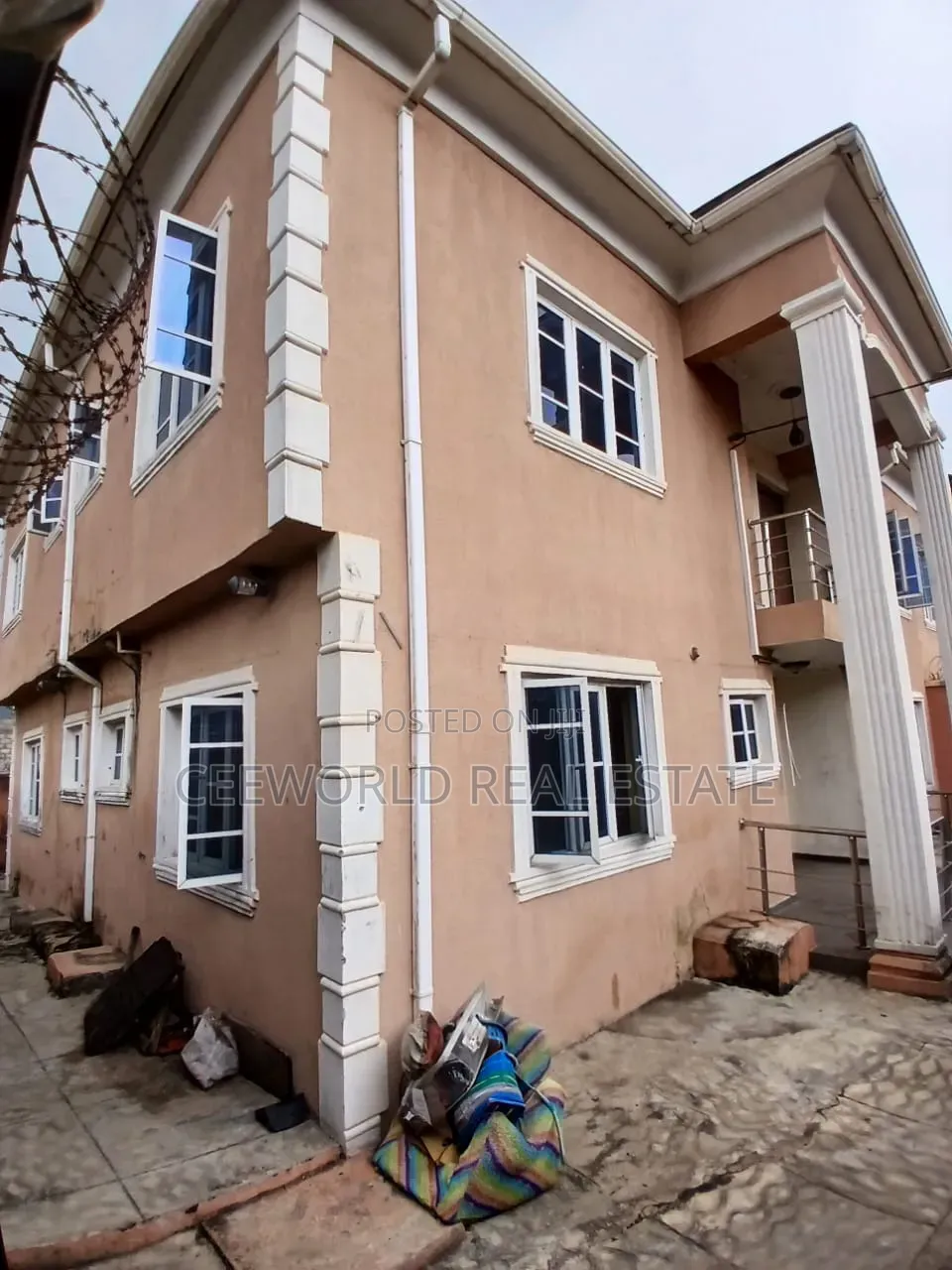 4bdrm Duplex in Providence Estate for rent