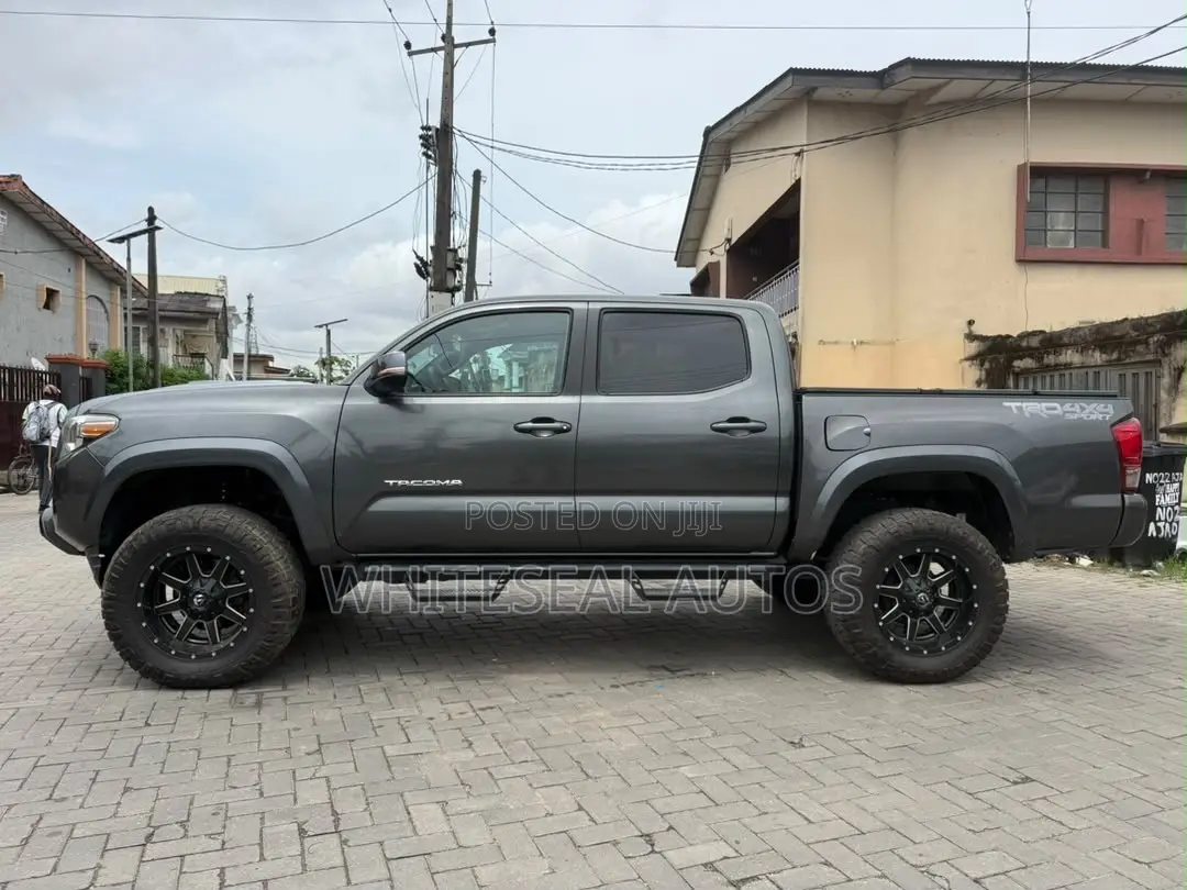 Toyota Tacoma TRD Off Road 2017 Gray
