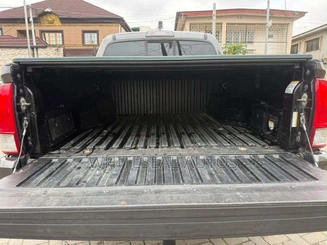 Toyota Tacoma TRD Off Road 2017 Gray