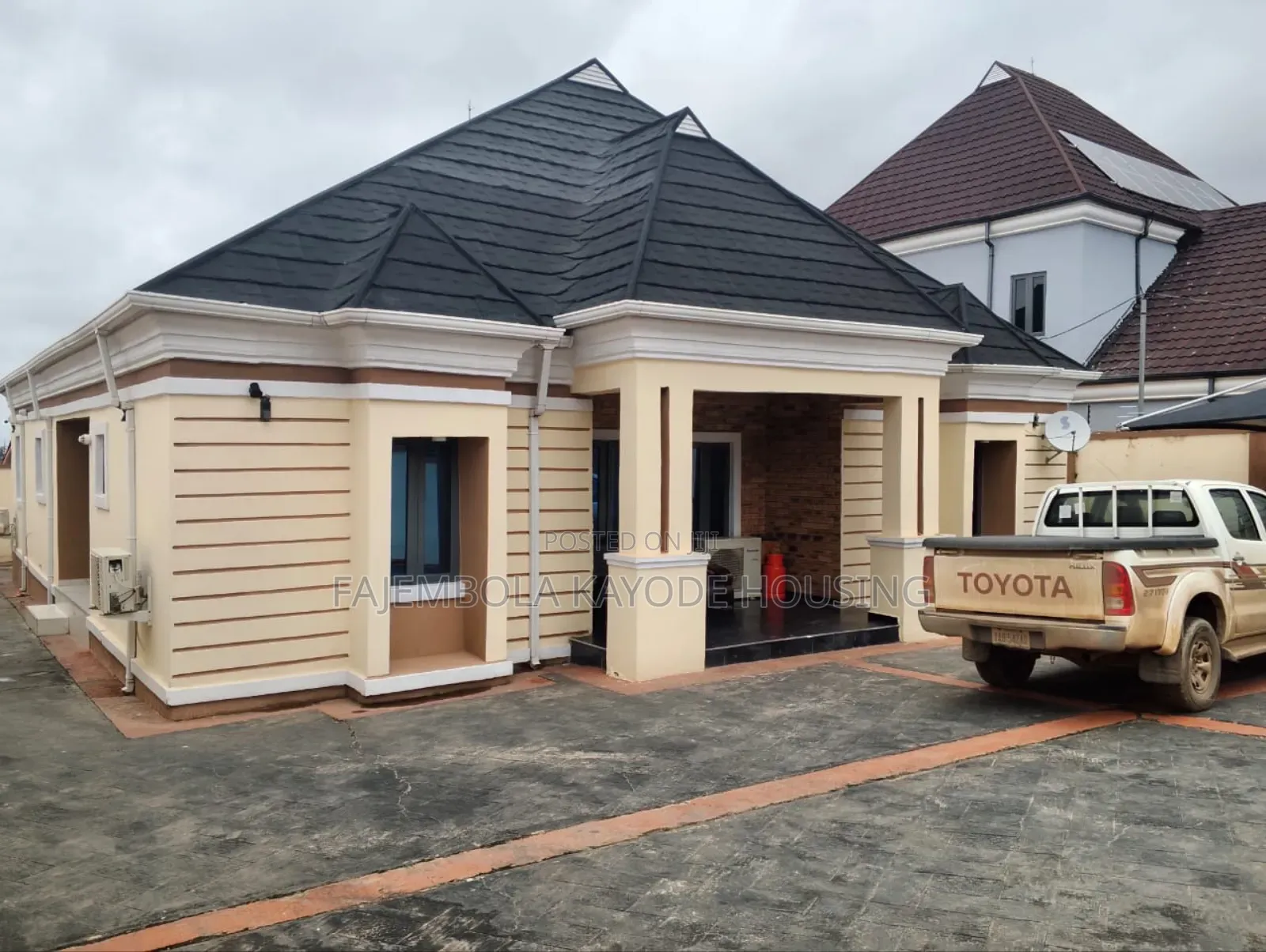 4bdrm Bungalow in Harmony Estate, Eleyele for sale