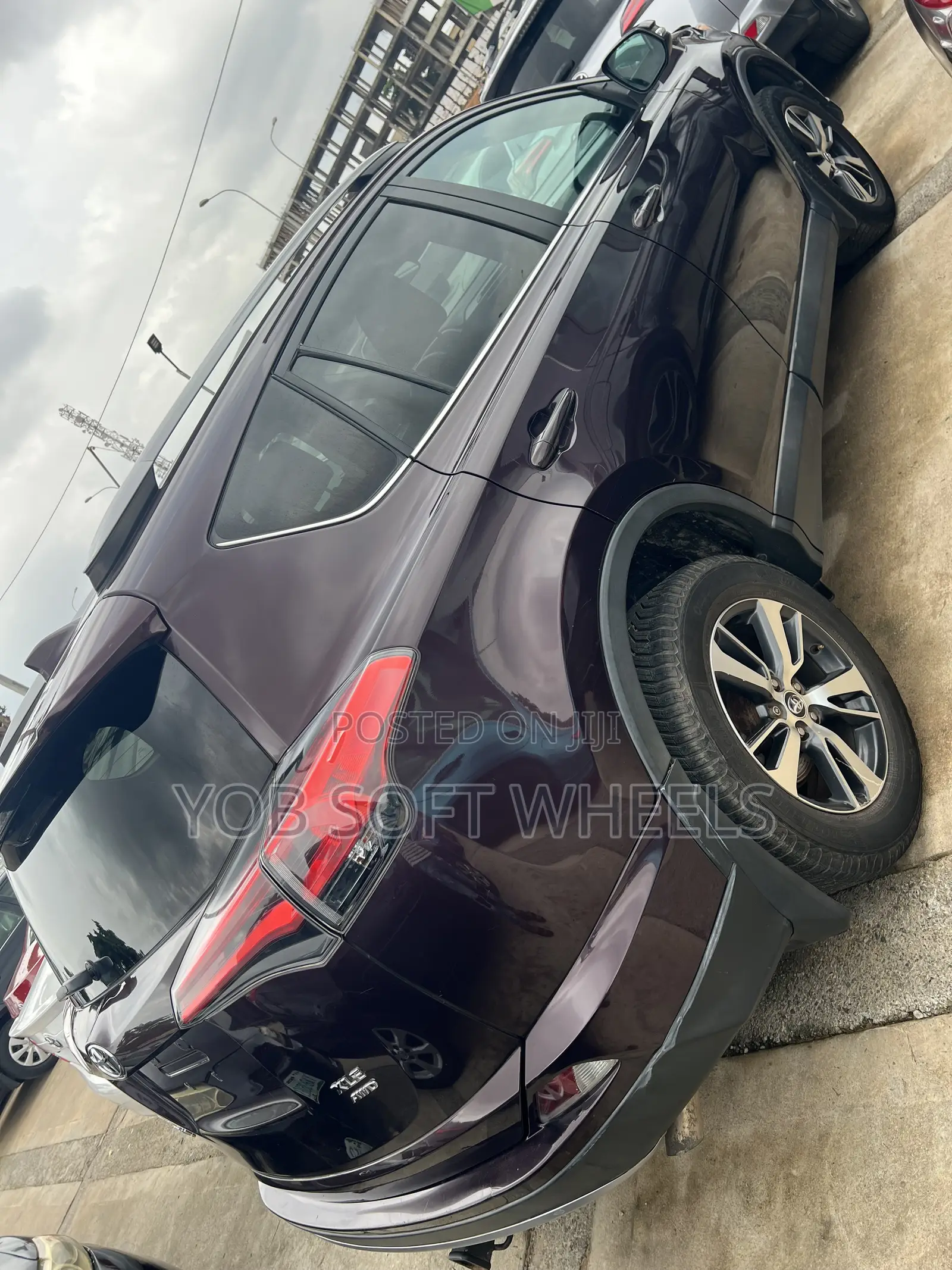 Toyota RAV4 XLE AWD (2.5L 4cyl 6A) 2017 Brown