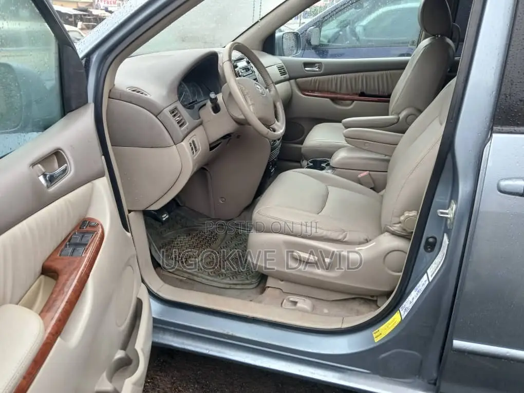 Toyota Sienna 2006 Blue