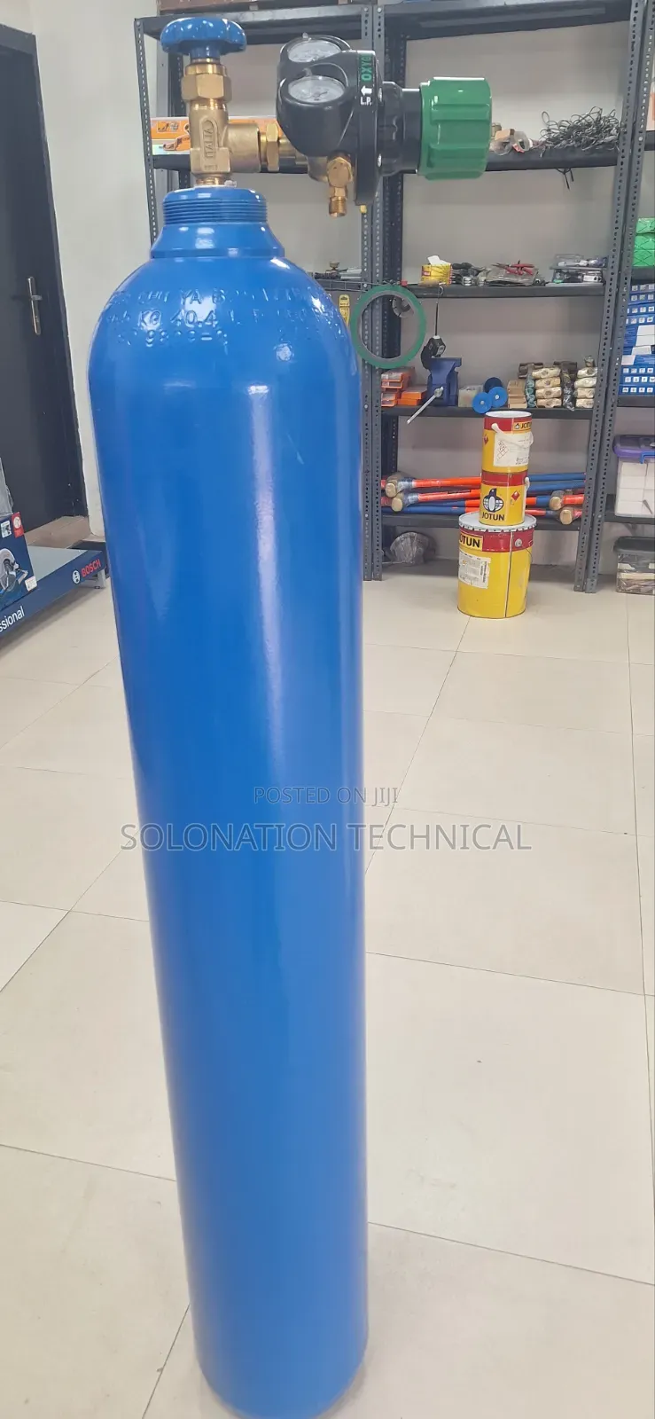Foreign Oxygen Gas With Bottle