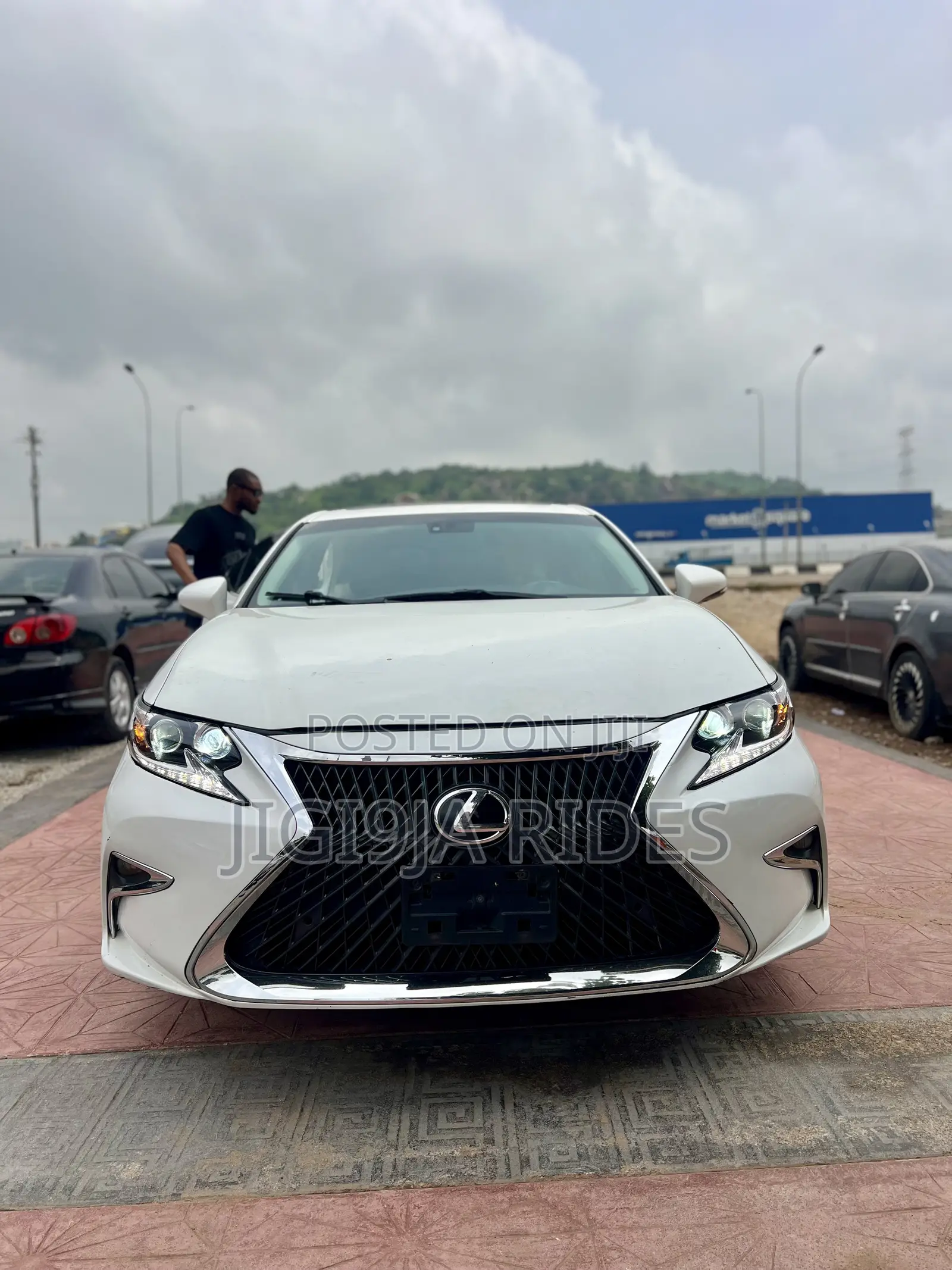 Lexus ES 2015 White
