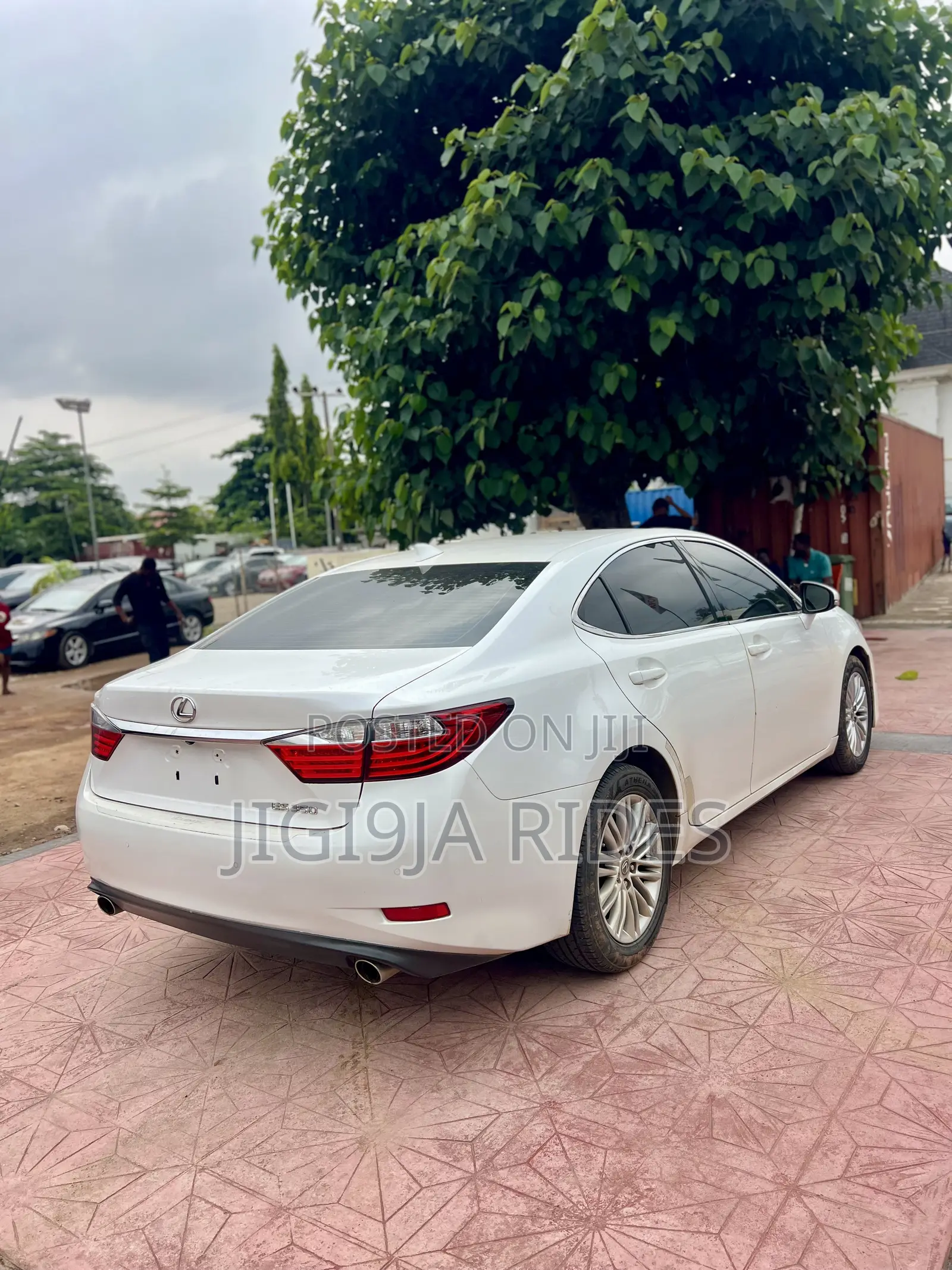 Lexus ES 2015 White