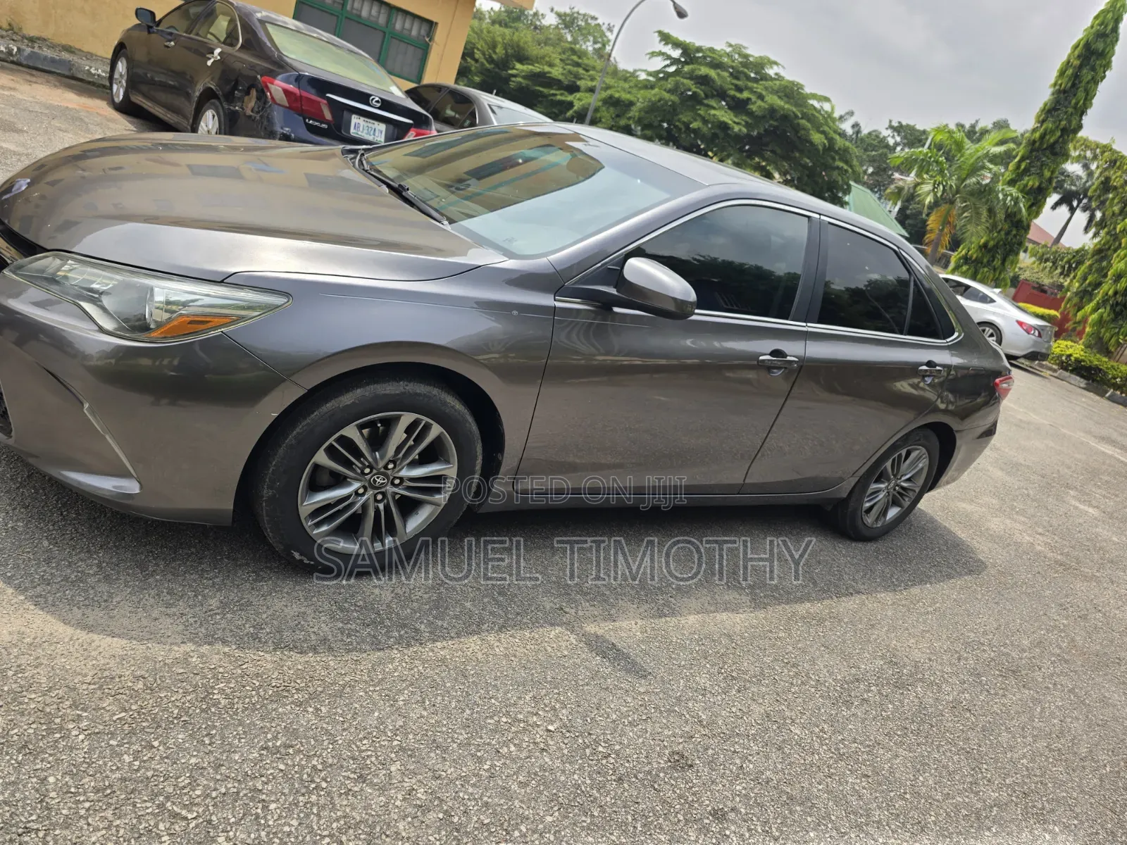 Toyota Camry SE 4dr Sedan (2.5L 4cyl 6A) 2017 Gray