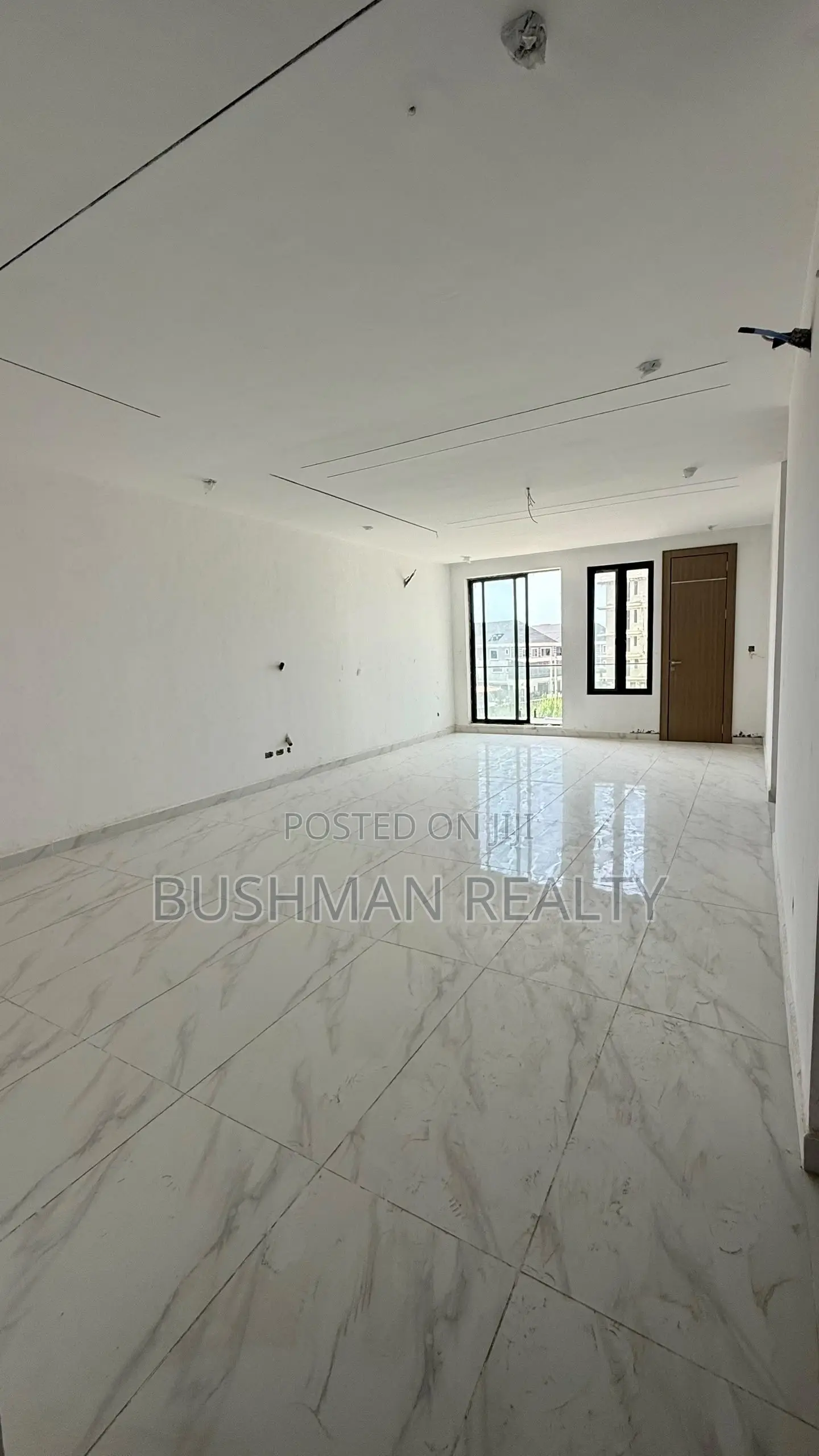 3bdrm Apartment in Lekki Phase 1 for rent