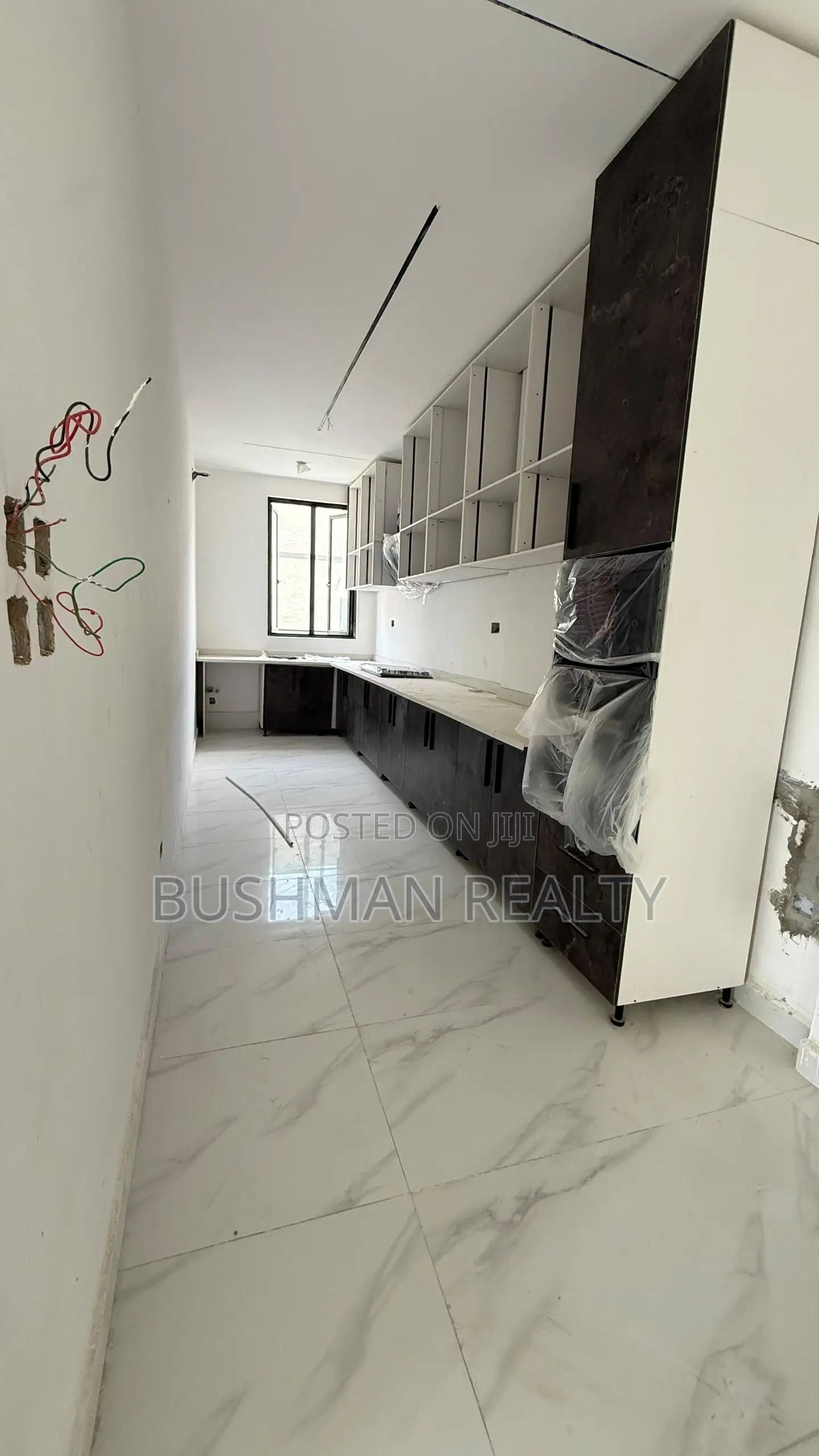 3bdrm Apartment in Lekki Phase 1 for rent