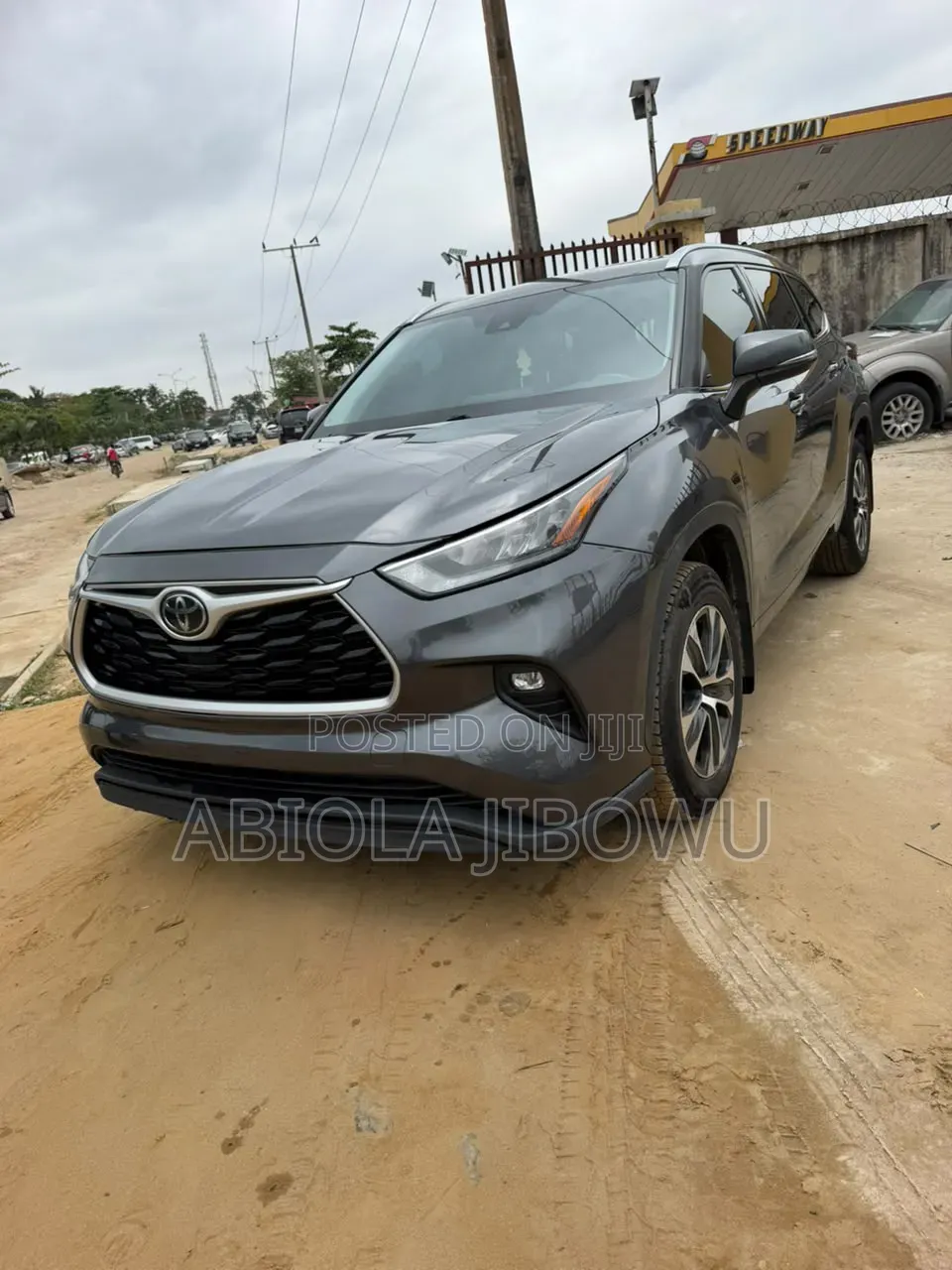 Toyota Highlander XLE 2021 Gray