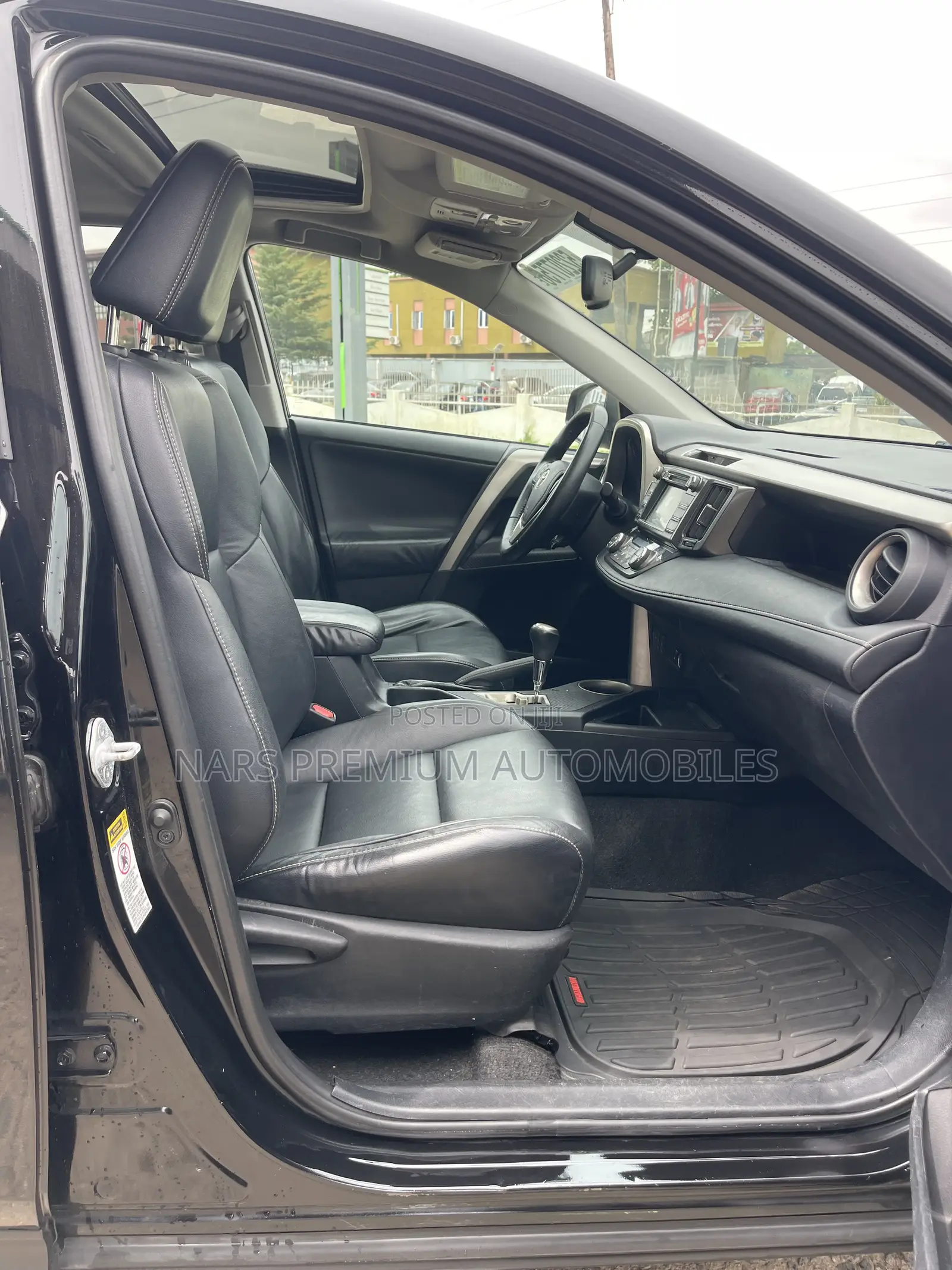 Toyota RAV4 Limited 4dr SUV AWD (2.5L 4cyl 6A) 2015 Black