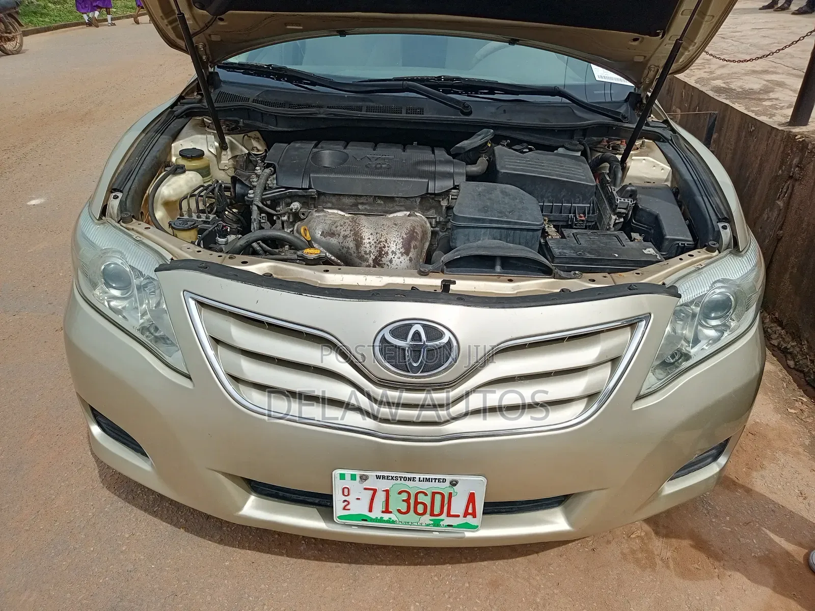 Toyota Camry 2011 Gold