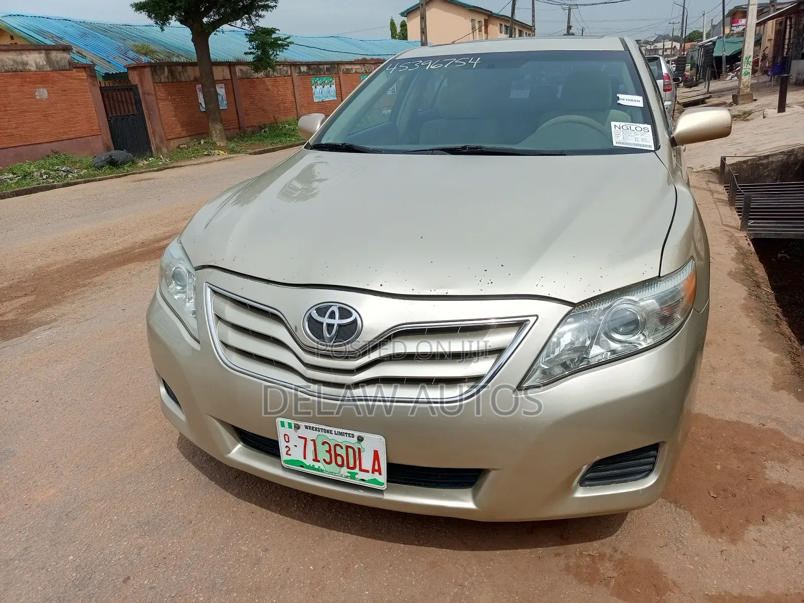 Toyota Camry 2011 Gold