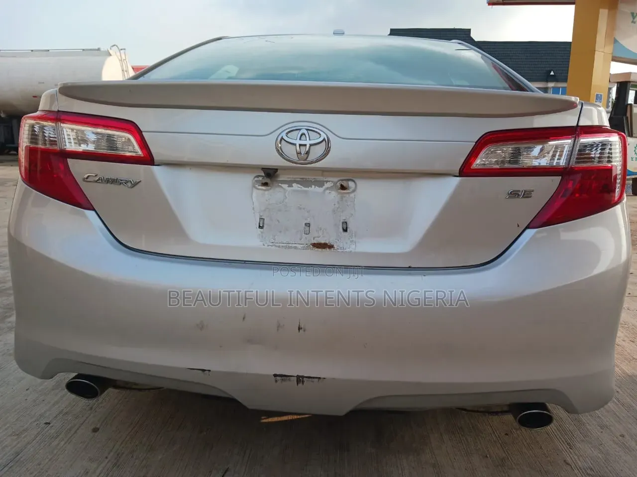 Toyota Camry SE V6 4dr Sedan (3.5L 6cyl 6A) 2013 Silver