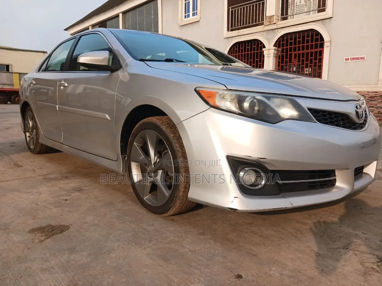 Toyota Camry SE V6 4dr Sedan (3.5L 6cyl 6A) 2013 Silver