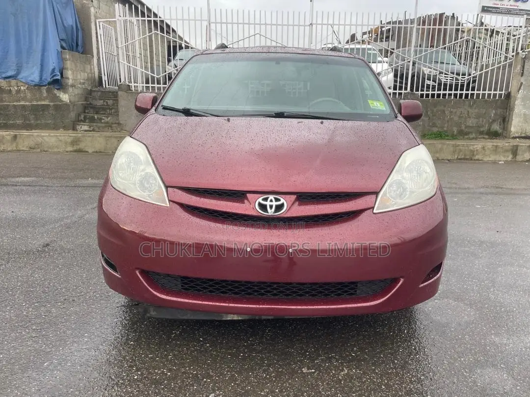 Toyota Sienna LE FWD 2006 Red