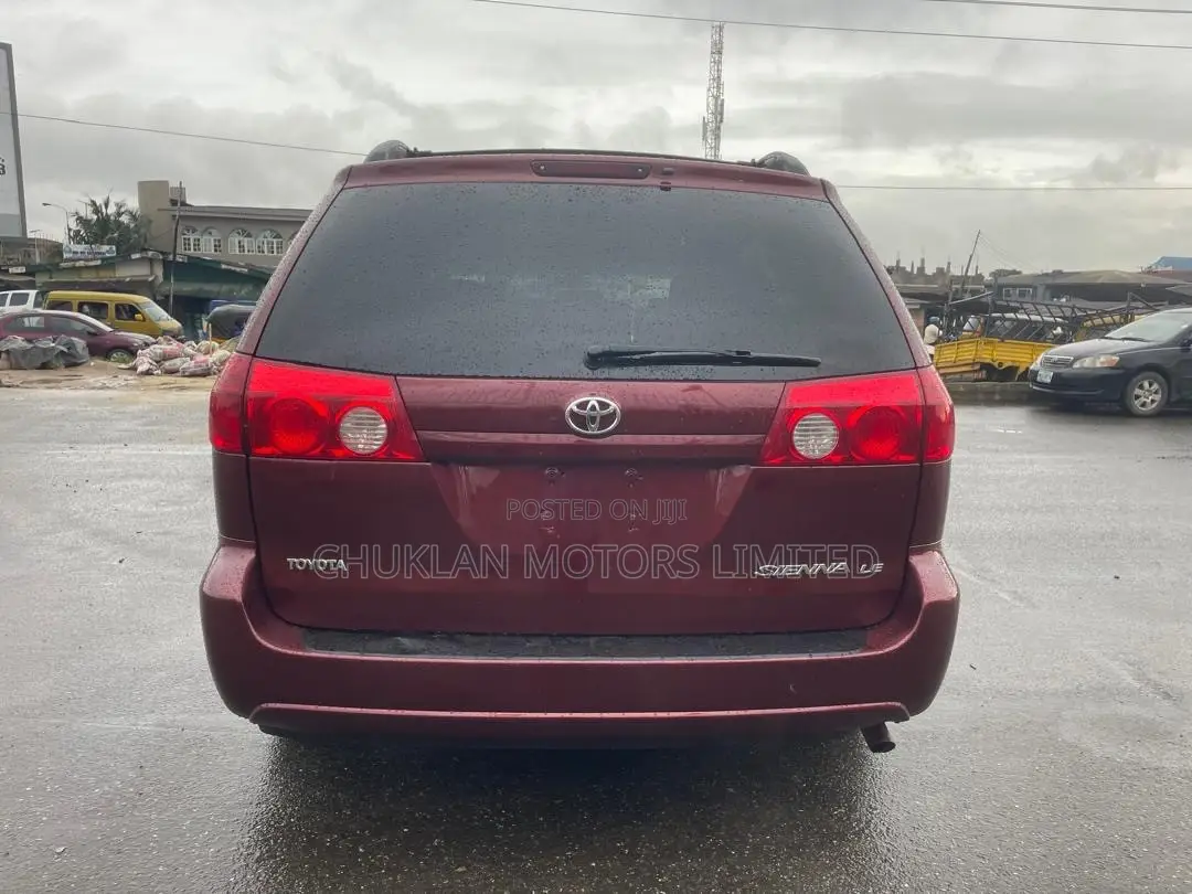 Toyota Sienna LE FWD 2006 Red