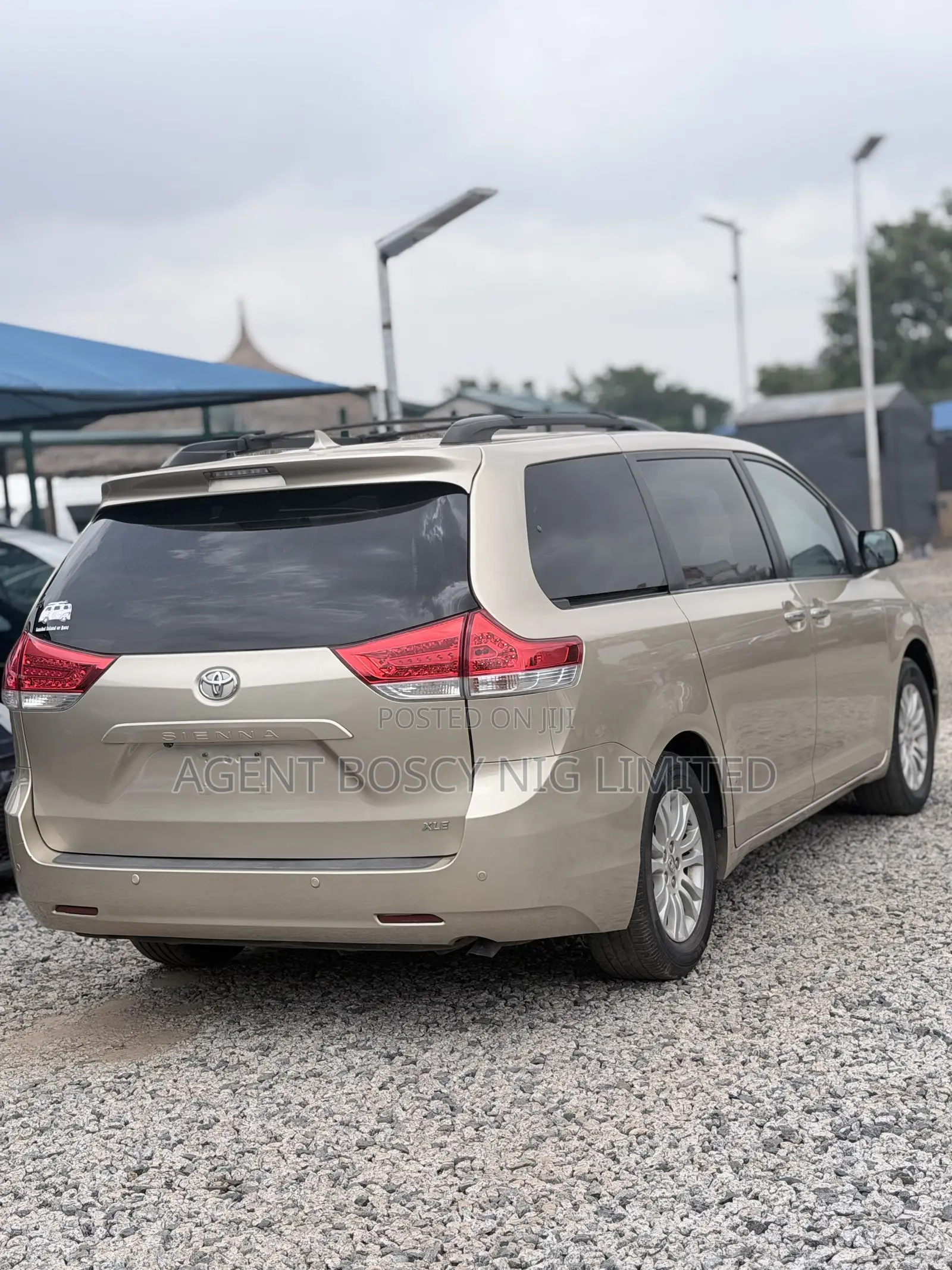 Toyota Sienna 2014 Gold