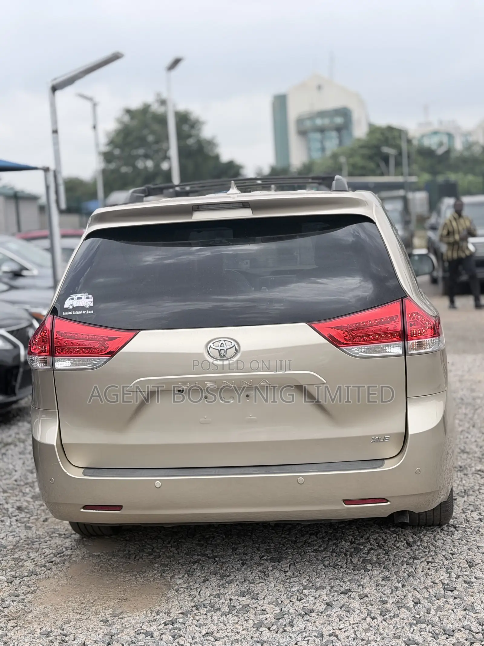 Toyota Sienna 2014 Gold