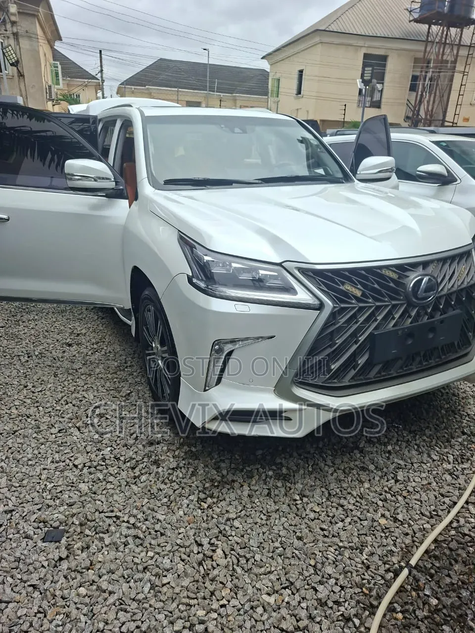 Lexus LX 570 (5 seats) AWD 2020 White