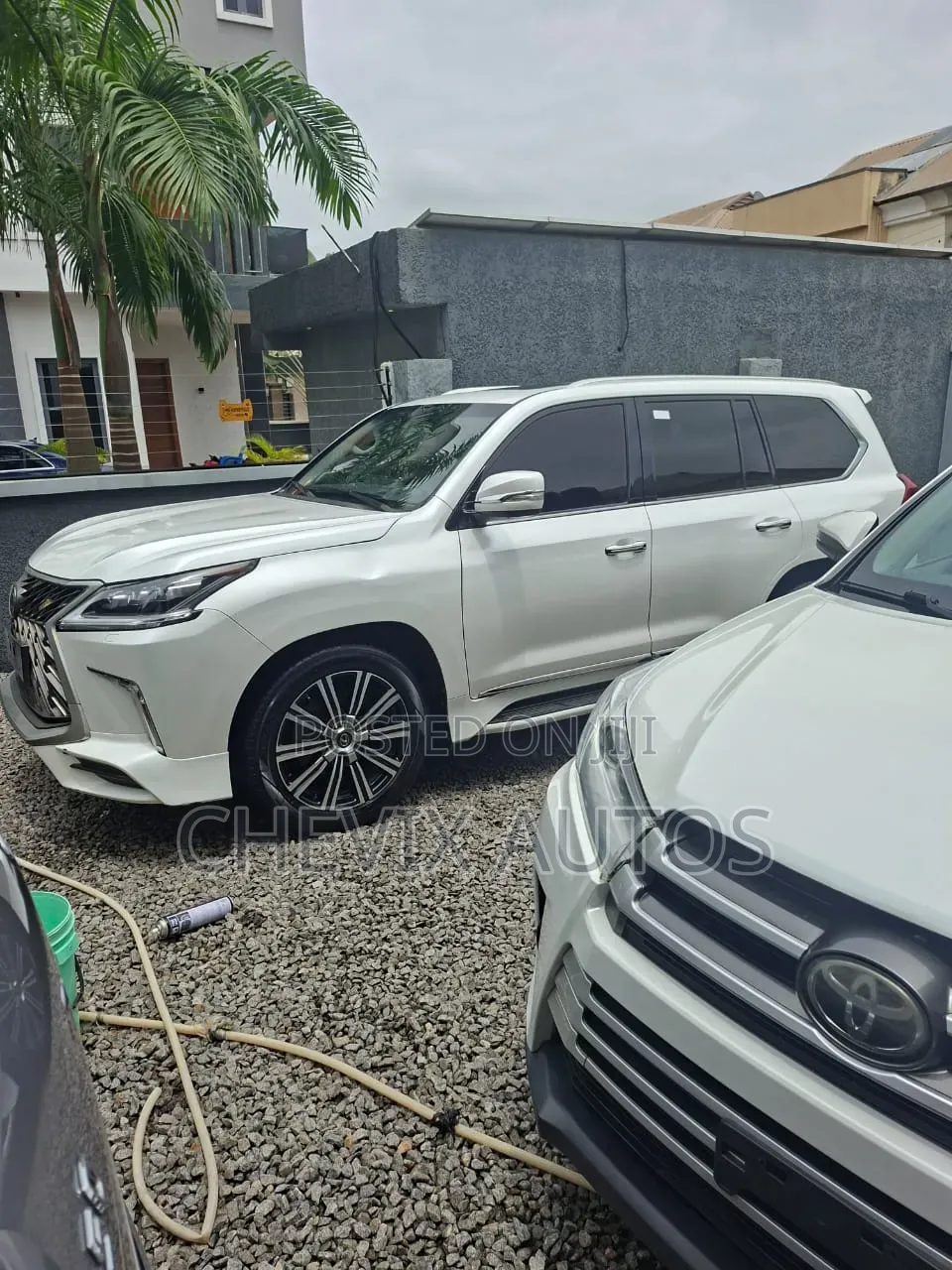 Lexus LX 570 (5 seats) AWD 2020 White