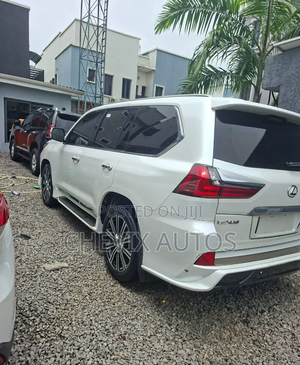 Lexus LX 570 (5 seats) AWD 2020 White