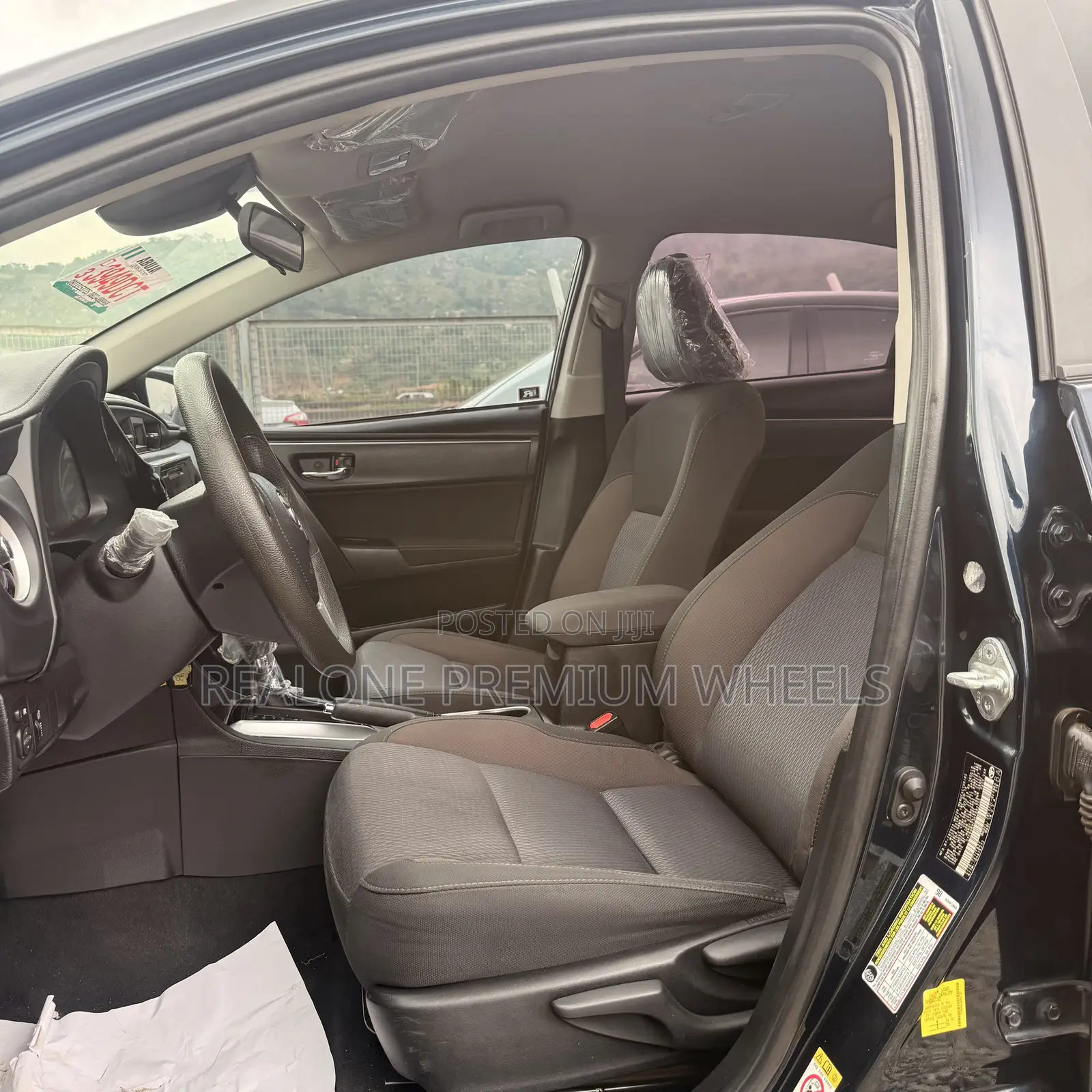 Toyota Corolla LE (1.8L 4cyl 2A) 2019 Blue