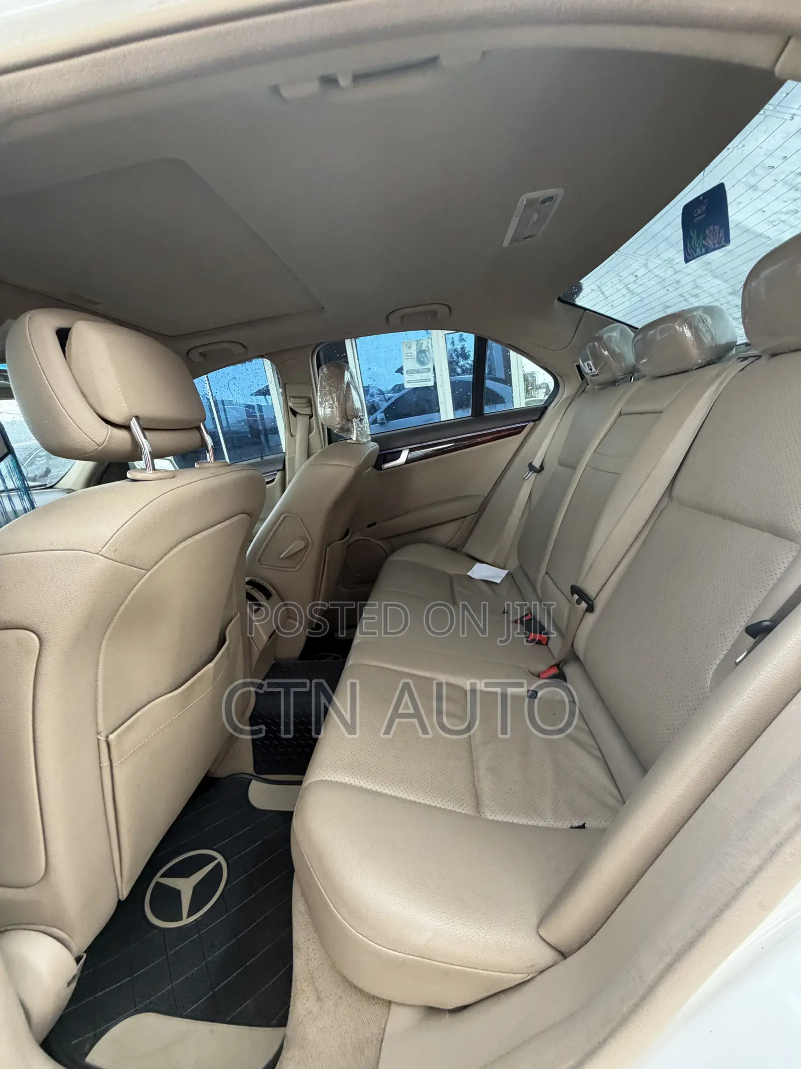 Mercedes-Benz C350 C 350 4MATIC AWD 2012 Red