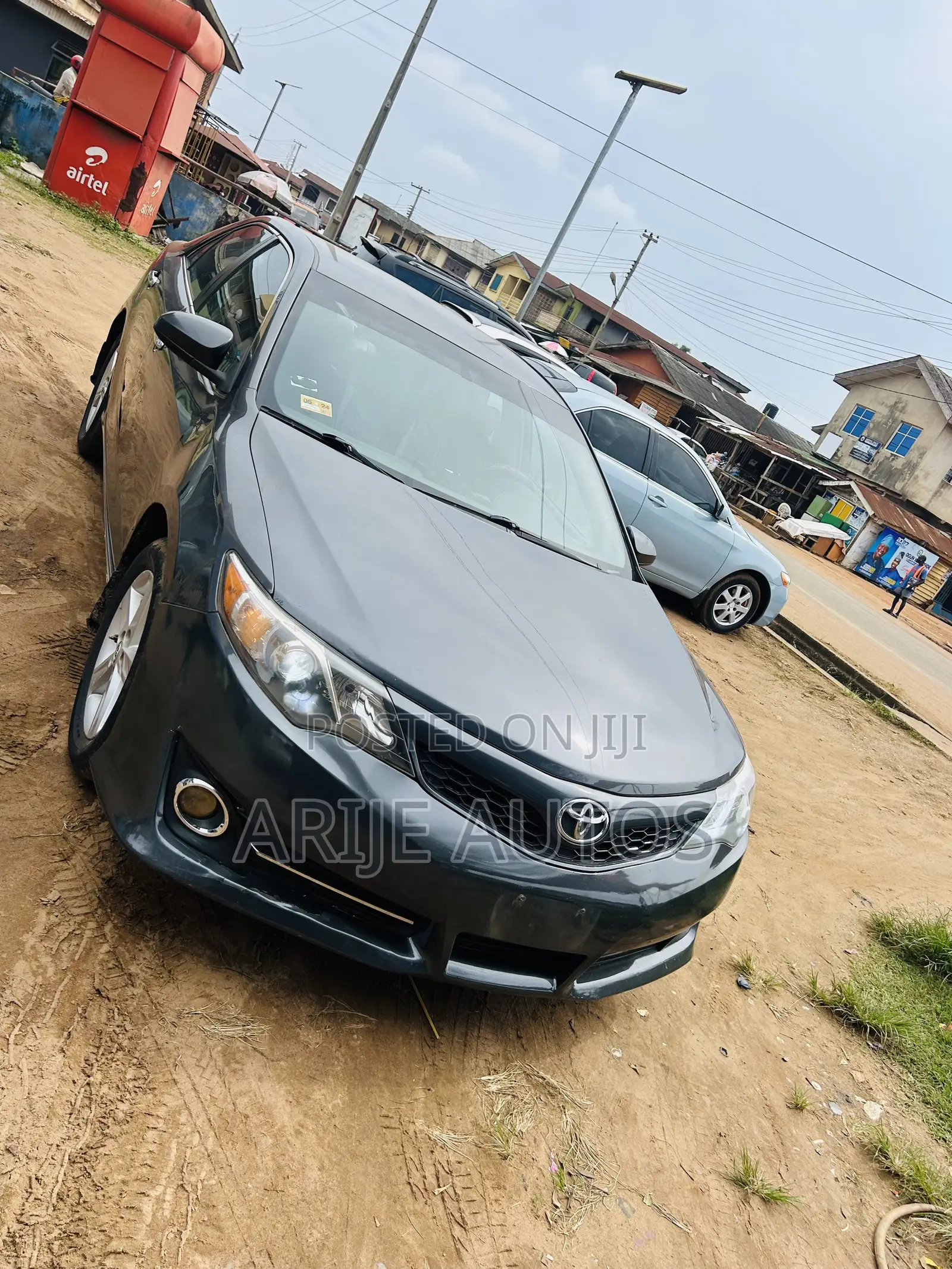 Toyota Camry LE 4dr Sedan (2.5L 4cyl 6A) 2012 Gray