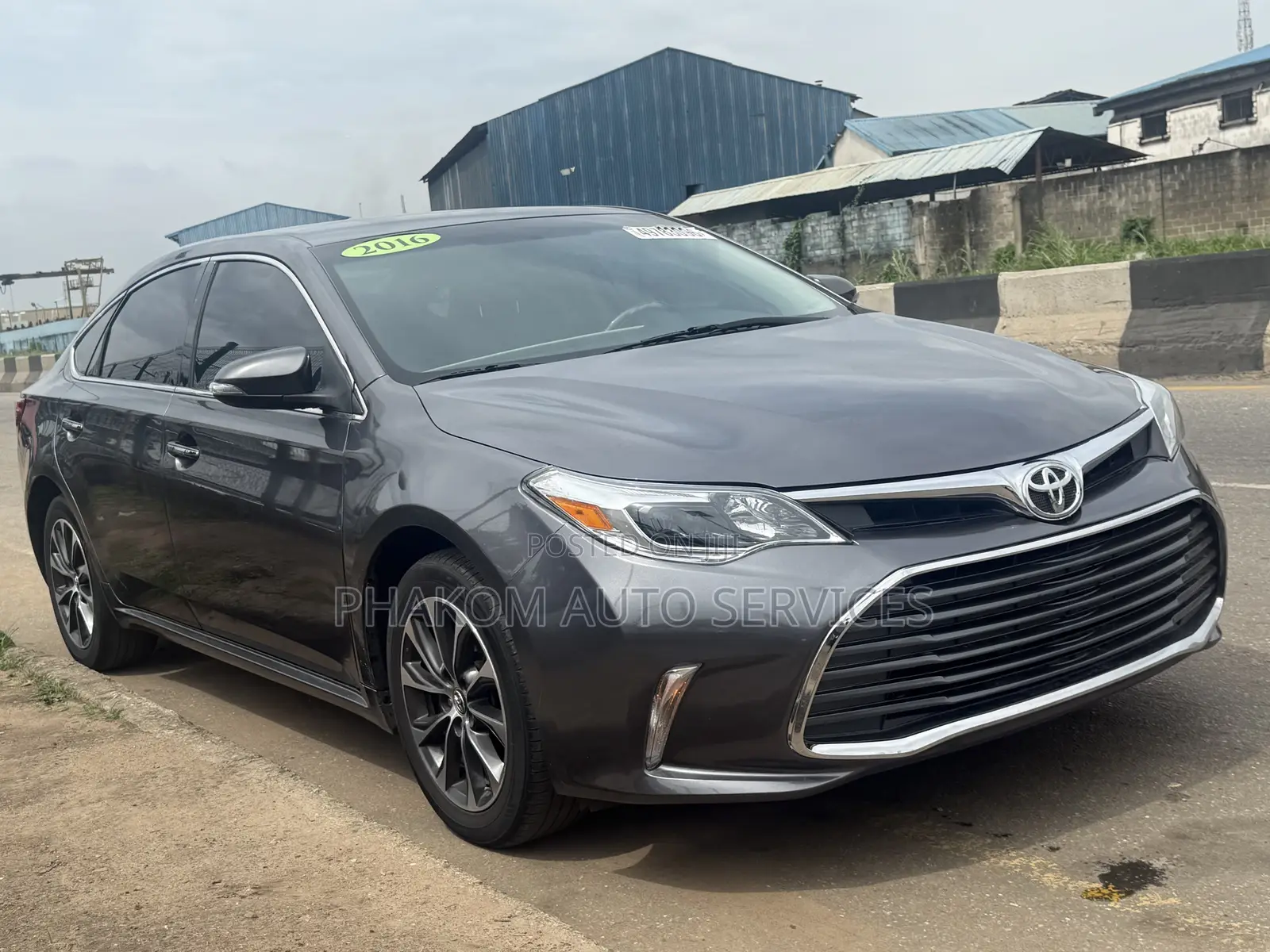 Toyota Avalon XLE FWDSedan (3.6L 6cyl 6A) 2016 Gray