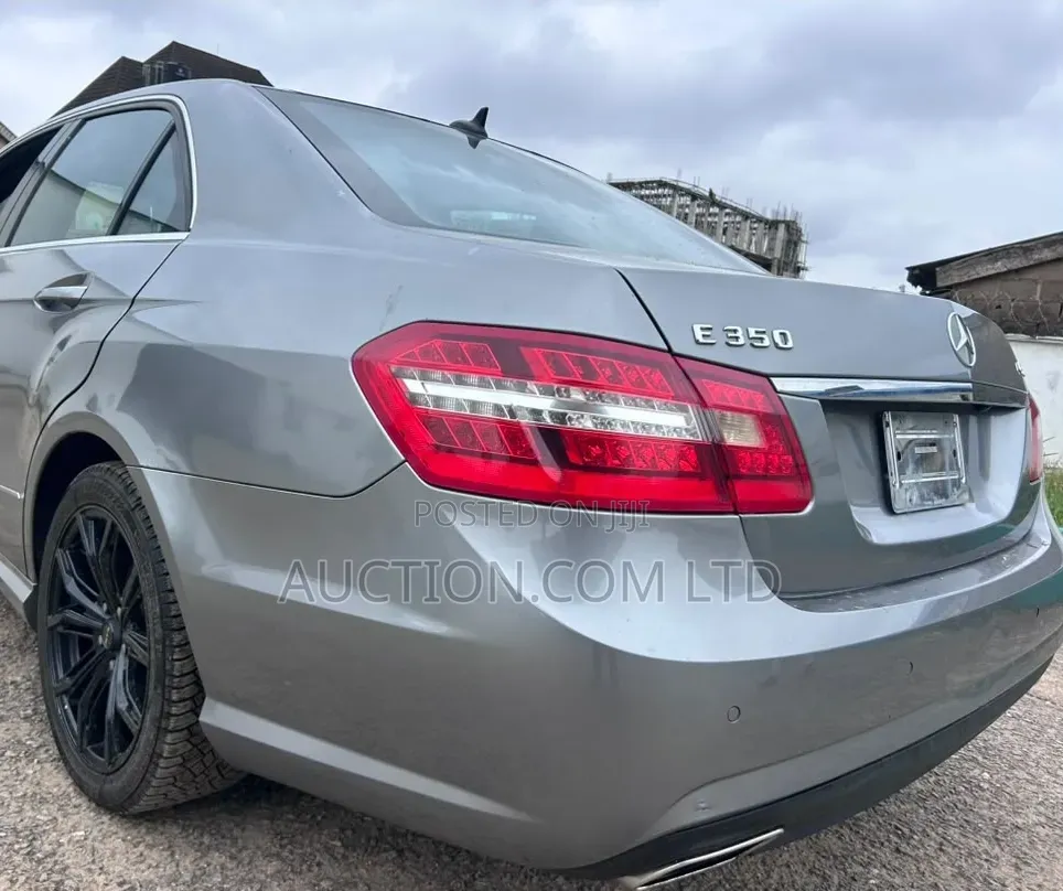 Mercedes-Benz E350 Base 4Matic Sedan AWD (3.5L 6cyl 7A) 2010 Gray